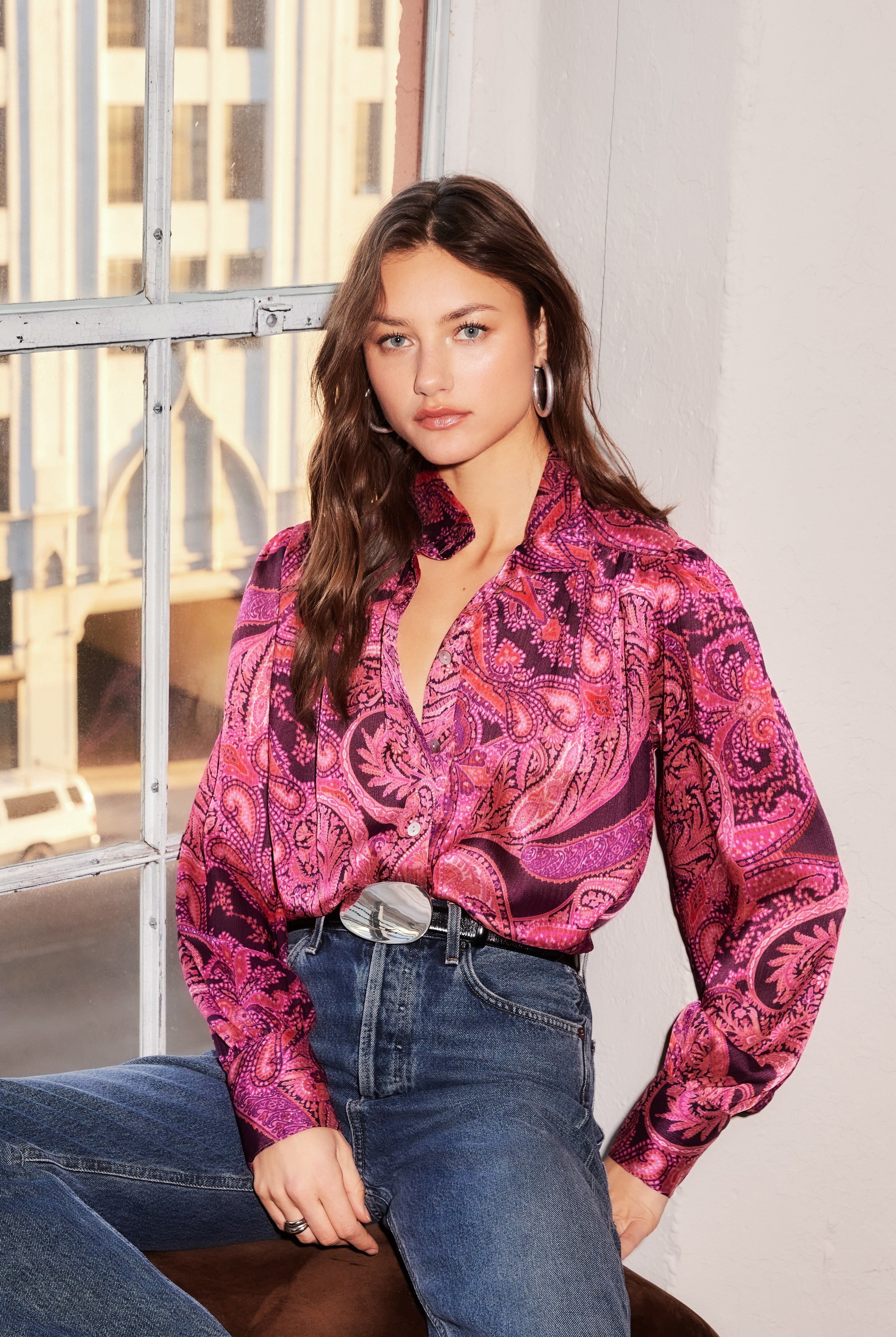 NATASHA V NECK PUFF SLV TOP - Blouses - Sassanova