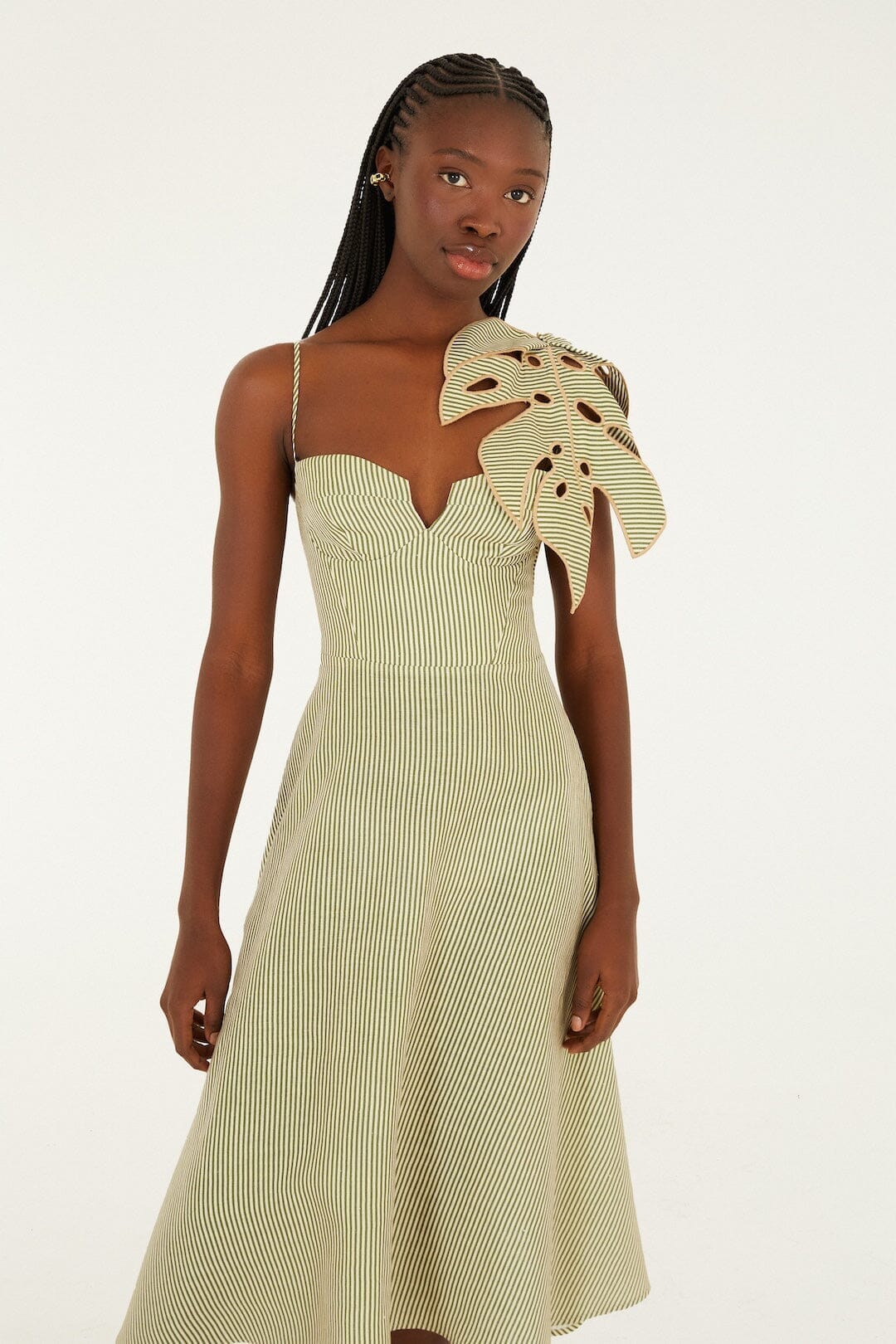 STRIPED MONSTERA LEAF SLEEVELESS MIDI DRESS - Dresses - Sassanova