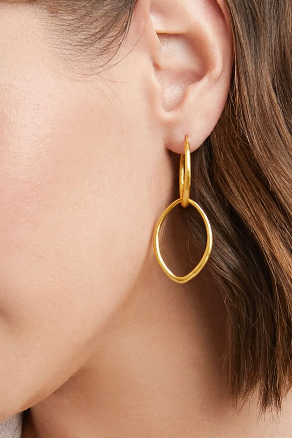 FLEUR DE LIS DOUBLE HOOP EARRING- GOLD
sassanova