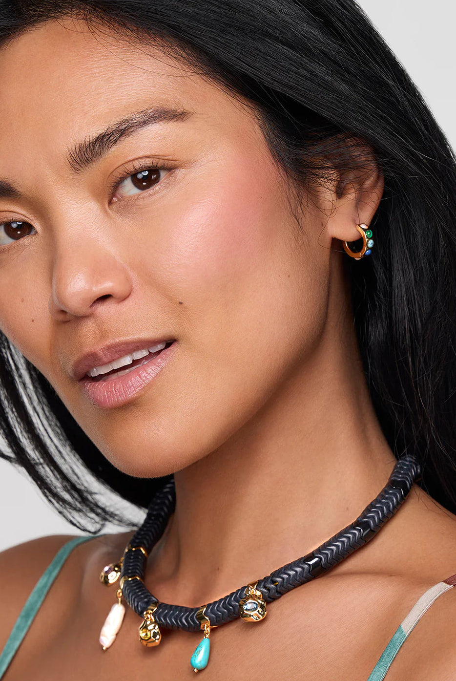 PETRA HUGGIE HOOP- MULTI - Earrings - Sassanova