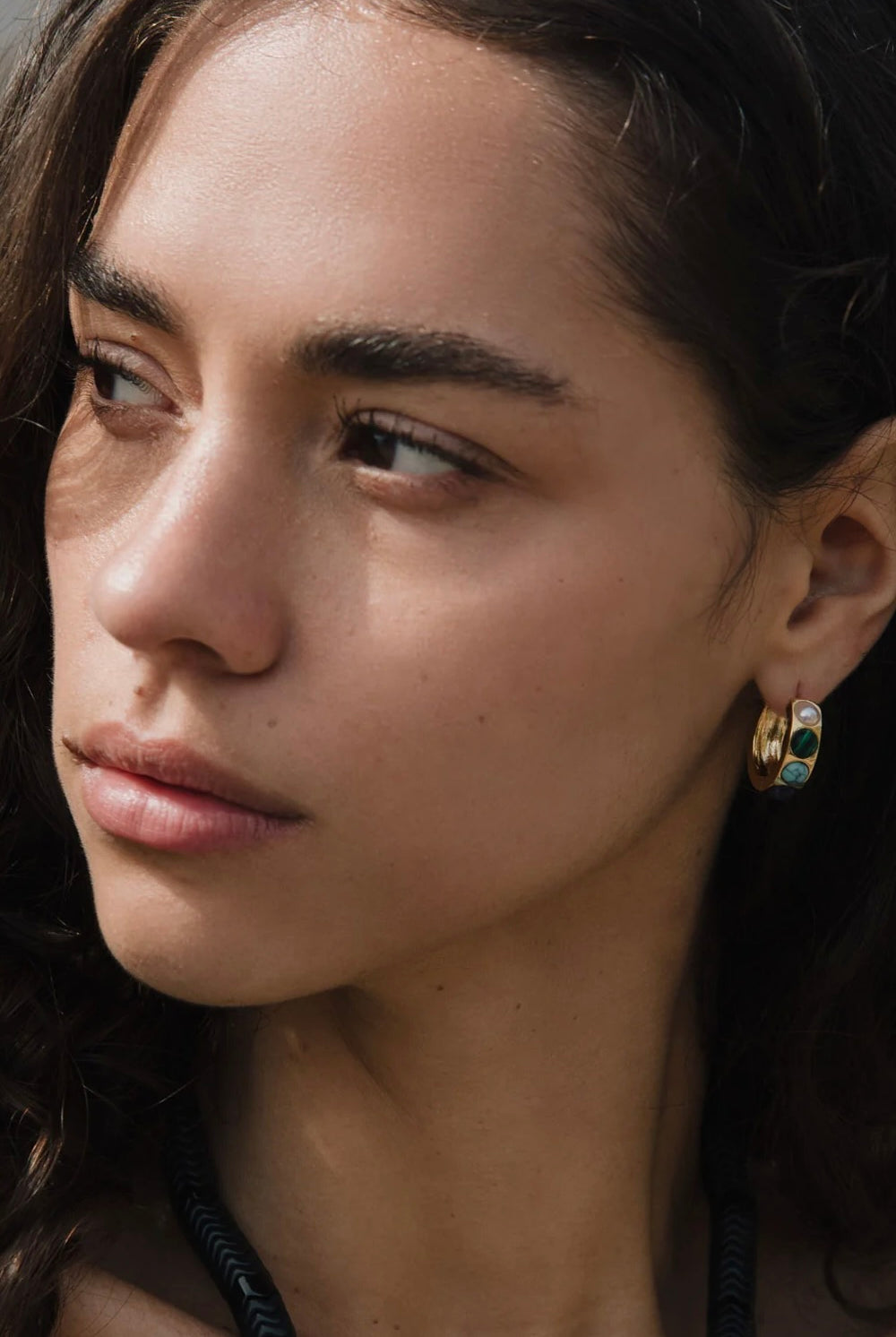 PETRA HUGGIE HOOP- MULTI - Earrings - Sassanova