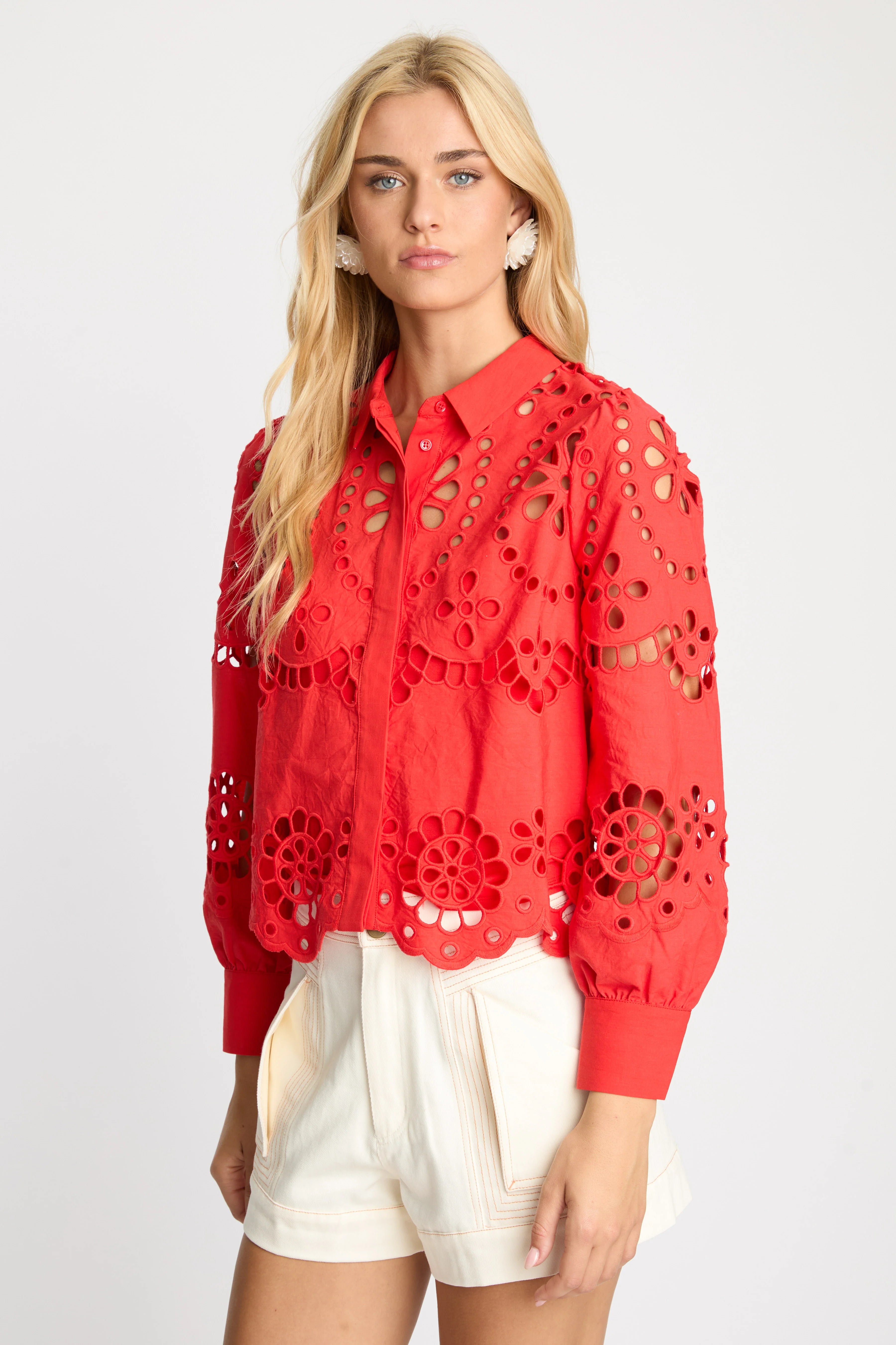 EMMIE EYELET TOP - Blouses - Sassanova