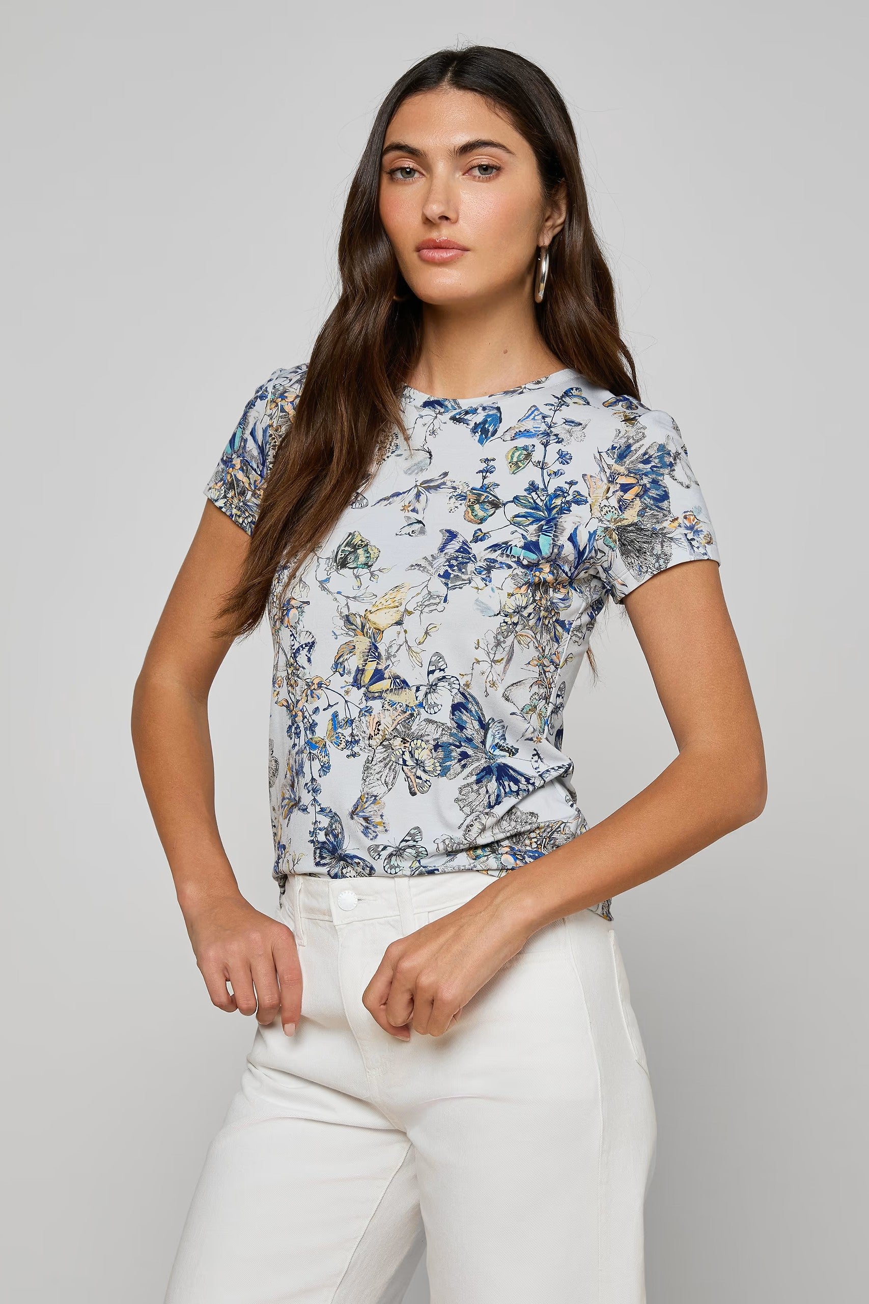 RESSI SHORT SLEEVE WATERCOLOR BUTTERFLY TEE - T-shirts - Sassanova