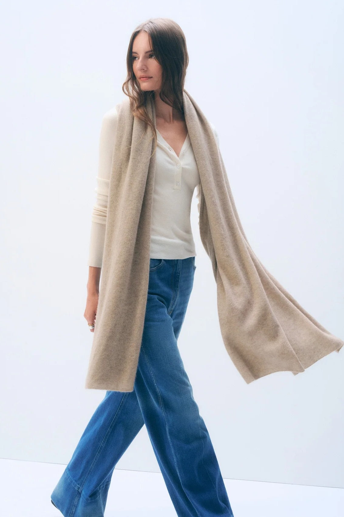 CASHMERE TRAVEL WRAP in taupe heather-sassanova