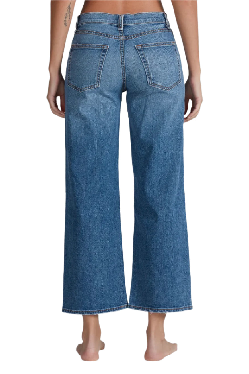 MID RISE CROP WIDE LEG
sassanova