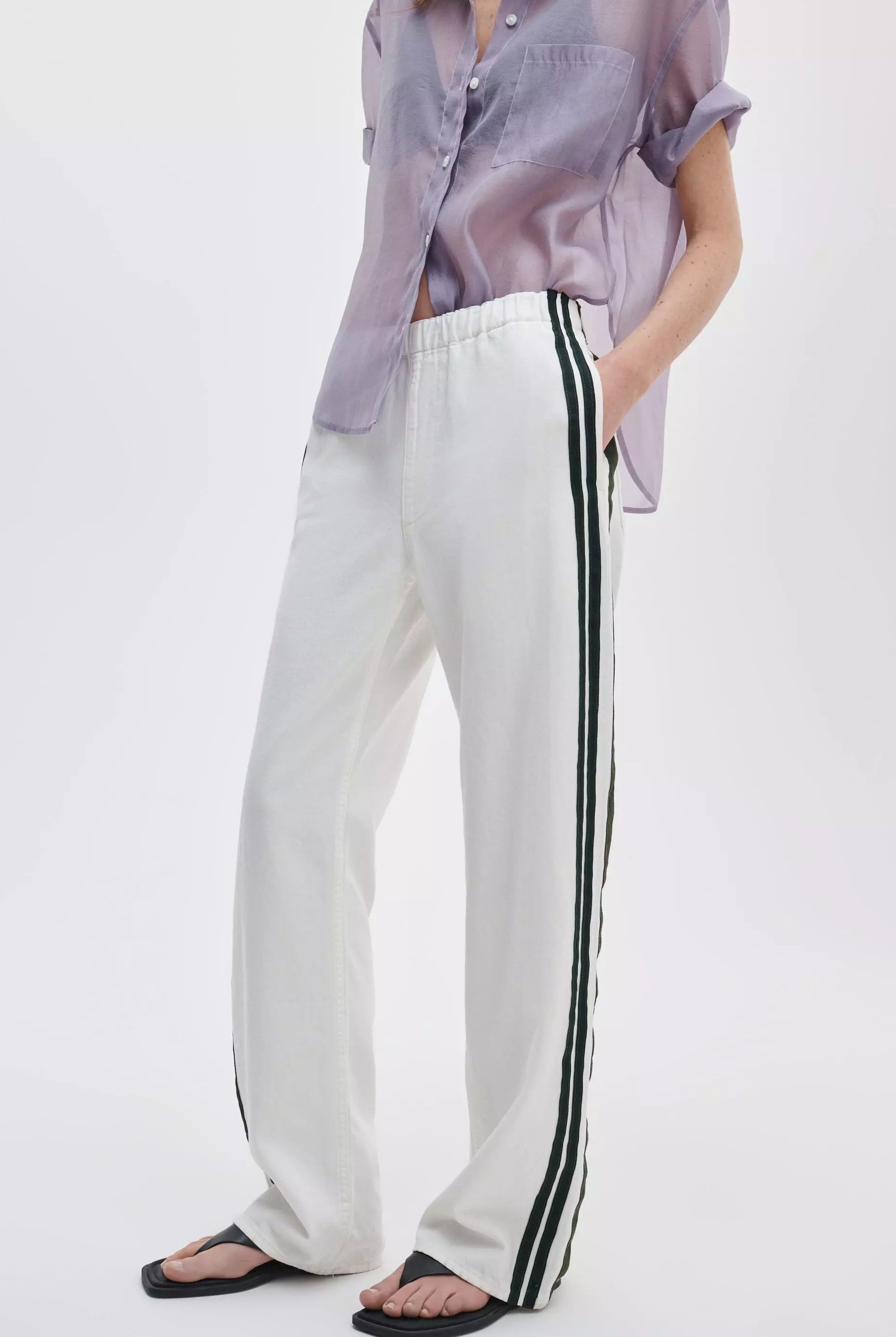 FEATHERWEIGHT LOGAN PULL ON TRACK JEAN - Pants - Sassanova