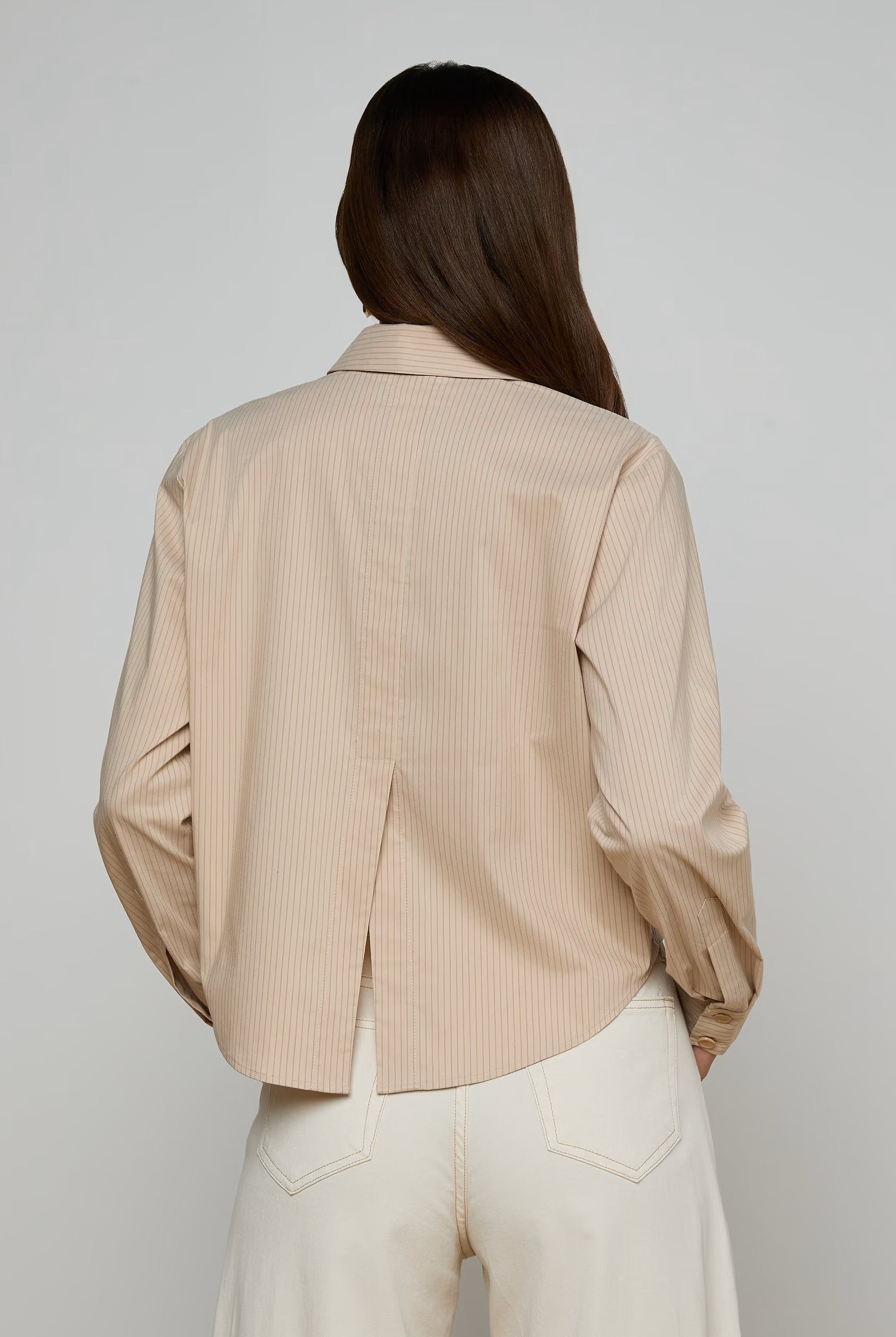 COSETTE CROP HI LOW SHIRT - Blouses - Sassanova