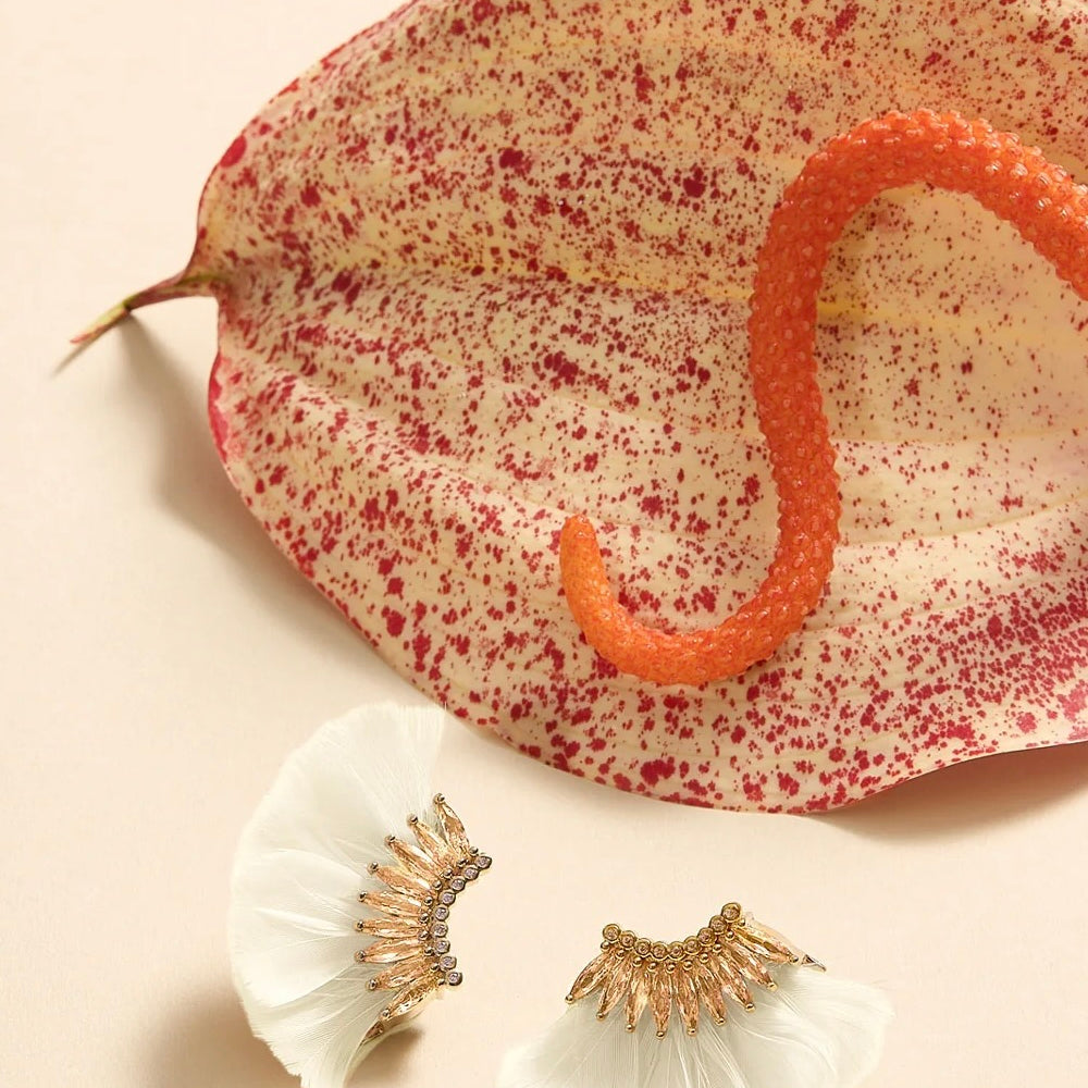 LUX MINI MADELINE FEATHER EARRING
sassanova