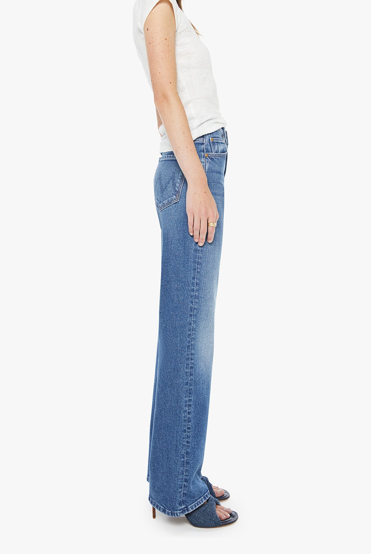 HIGH WAISTED BOOKIE SNEAK JEAN - Jeans - Sassanova