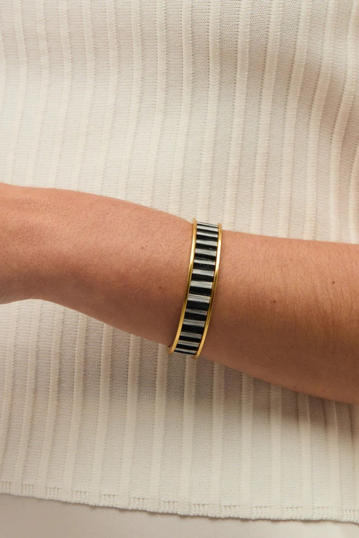 ERICA THIN CUFF - Bracelets - Sassanova