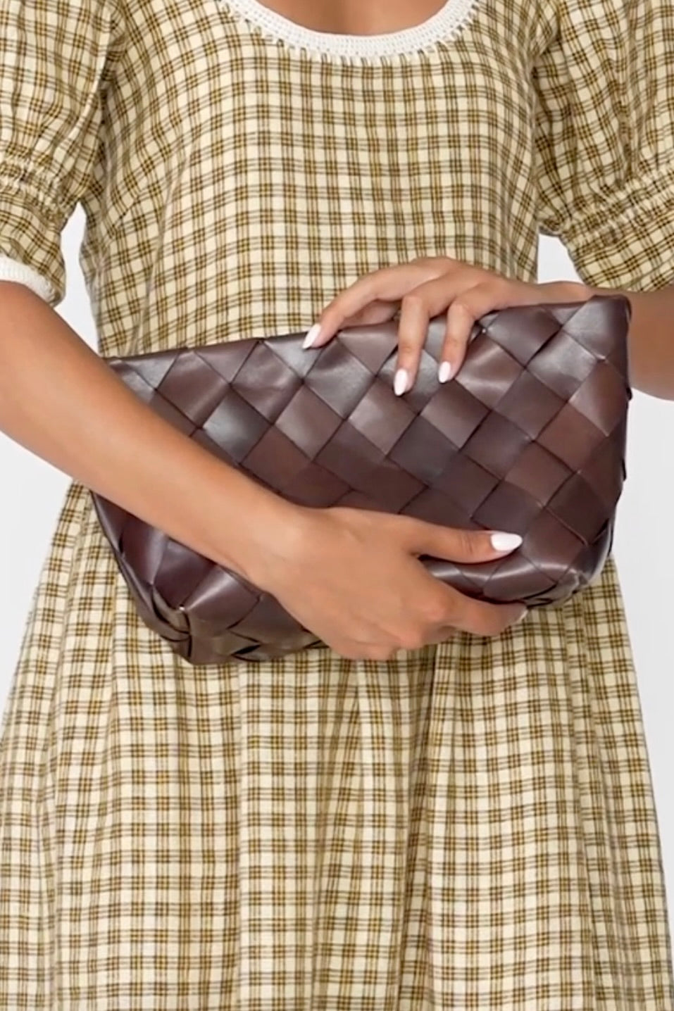 MELINA WOVEN CLUTCH
sassanova