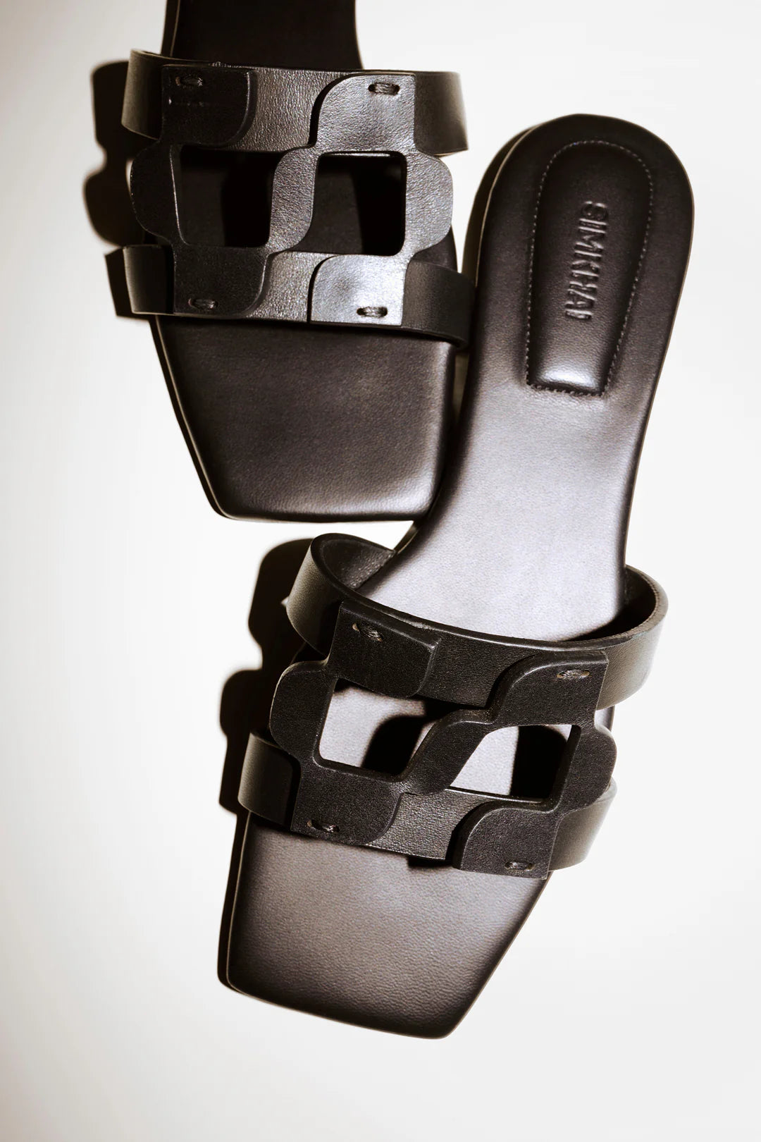 SIMKHAI MONOGRAM FLAT SLIDE - Shoes - Sassanova