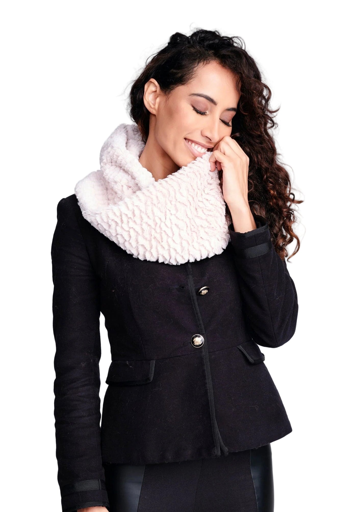 ROWEN SNOOD
sassanova