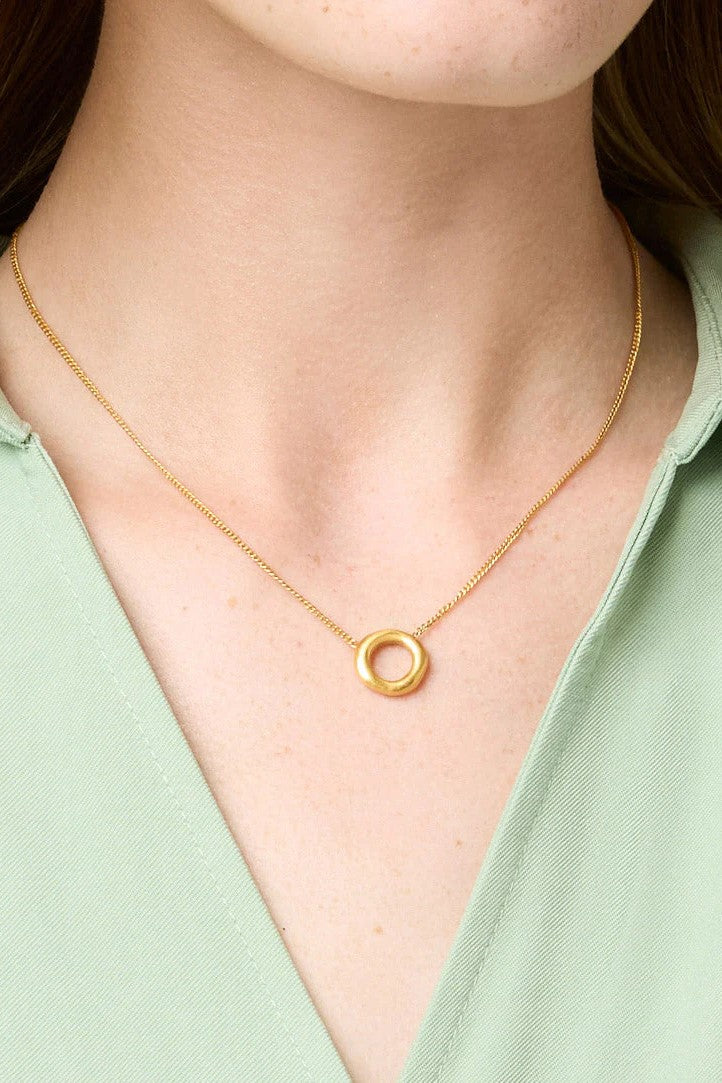 WAVE CIRCLE DELICATE NECKLACE- GLD
sassanova
