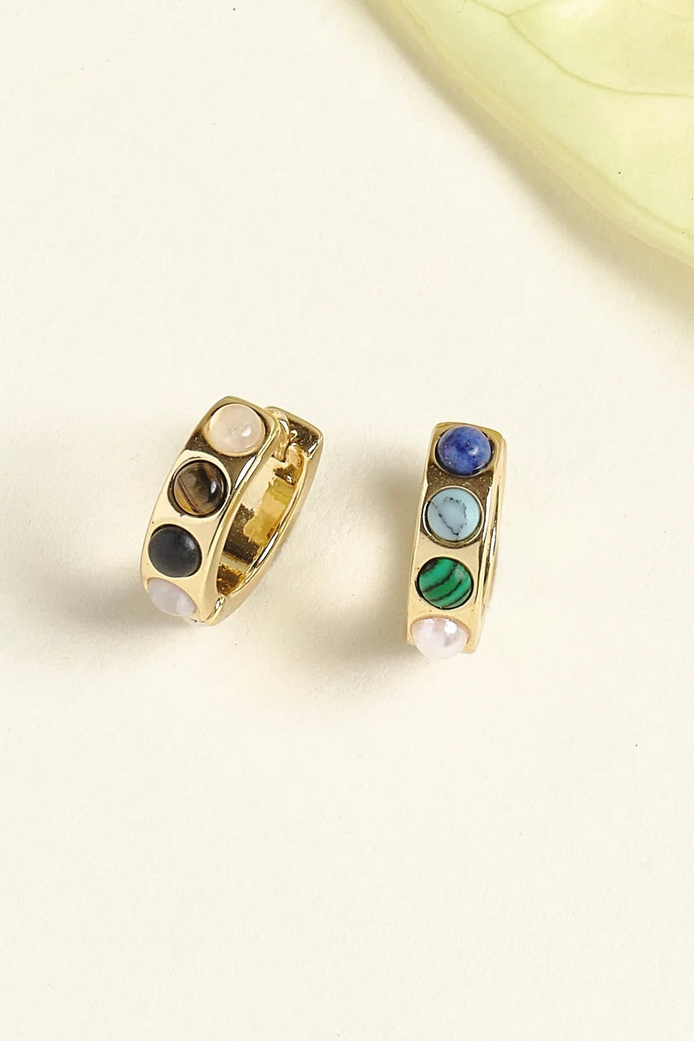 MINI PETRA HUGGIE HOOP- MULTI - Earrings - Sassanova