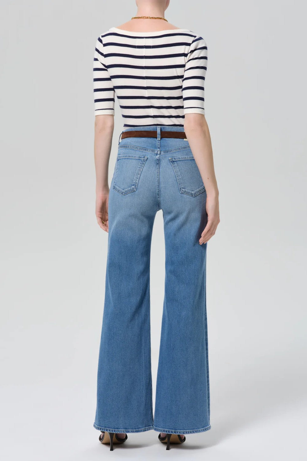 KIMBERLY PATCH POCKET FLARE JEAN - Jeans - Sassanova