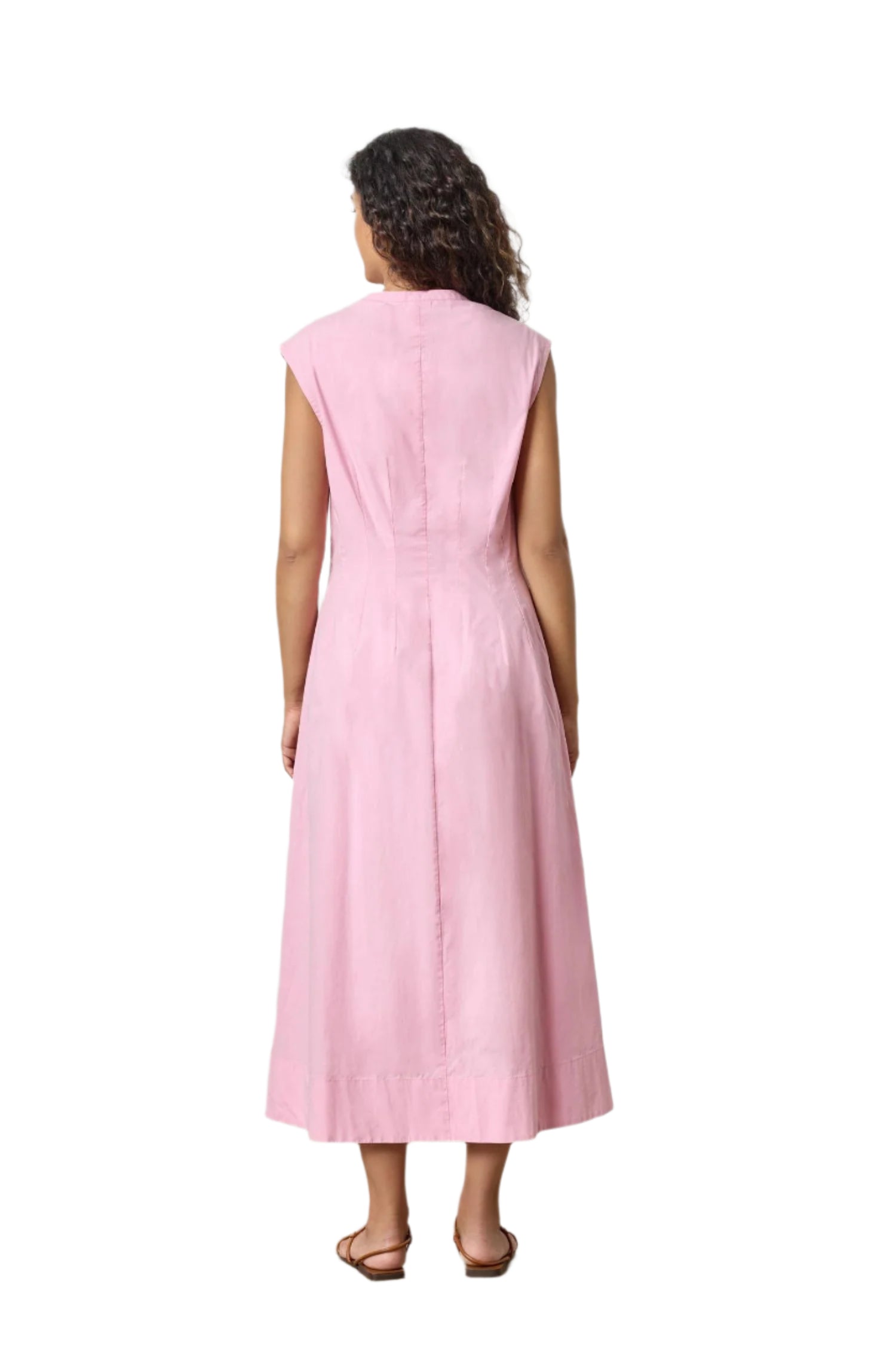 SLEEVELESS SEAMED MAXI DRESS - Dresses - Sassanova