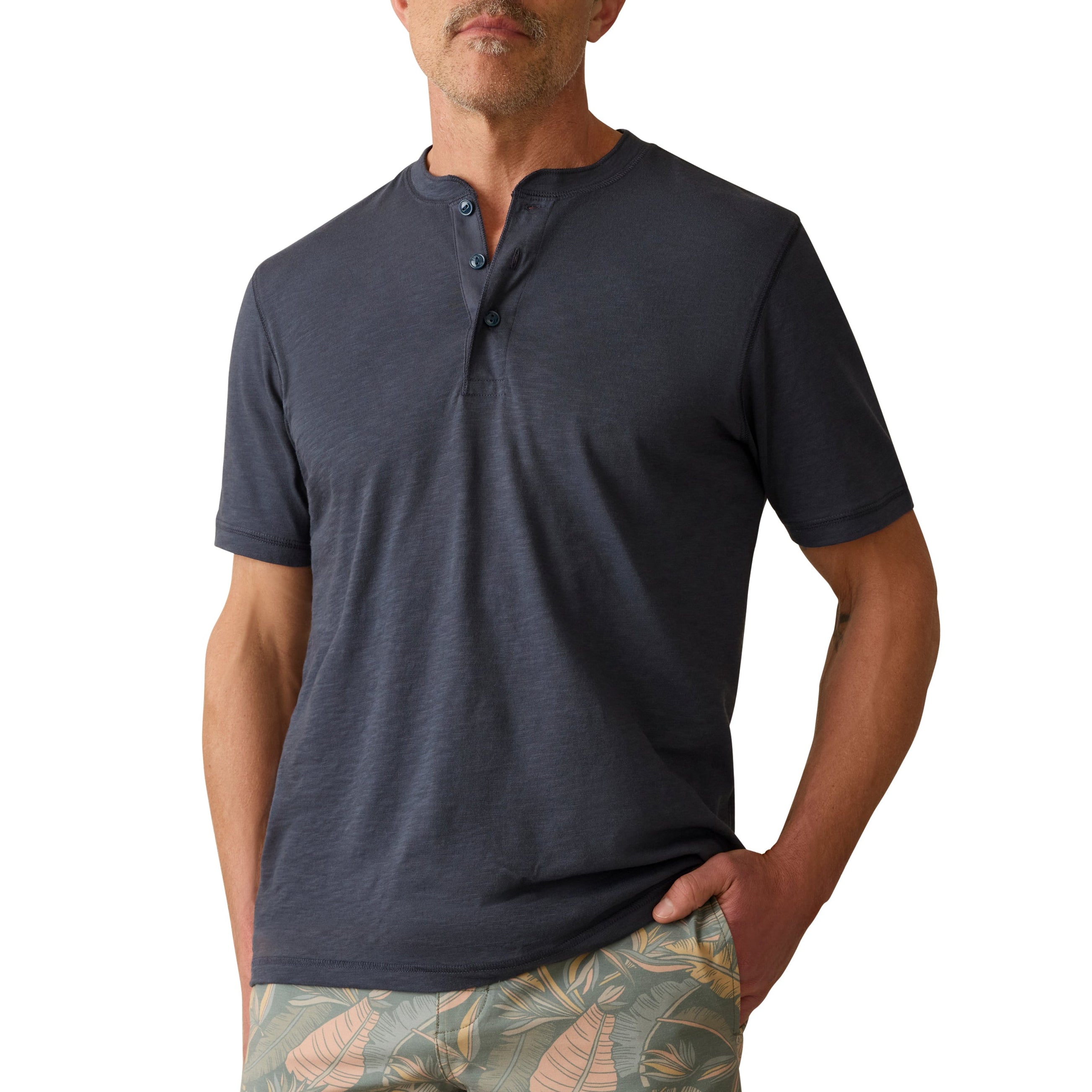 SUNWASHED SHORT SLEEVE HENLEY - Polos - Novaman