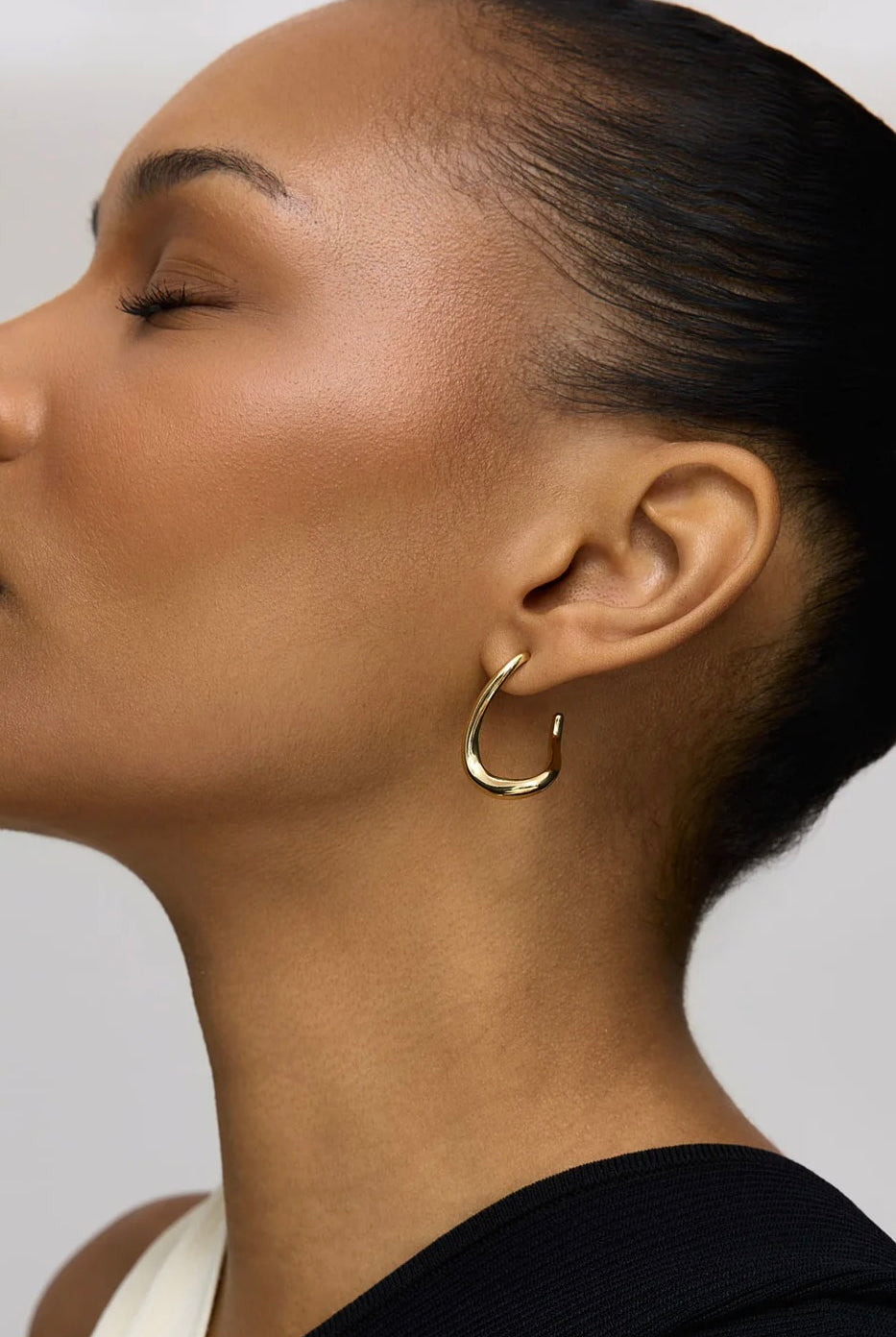 QUINN HOOPS- GLD
sassanova