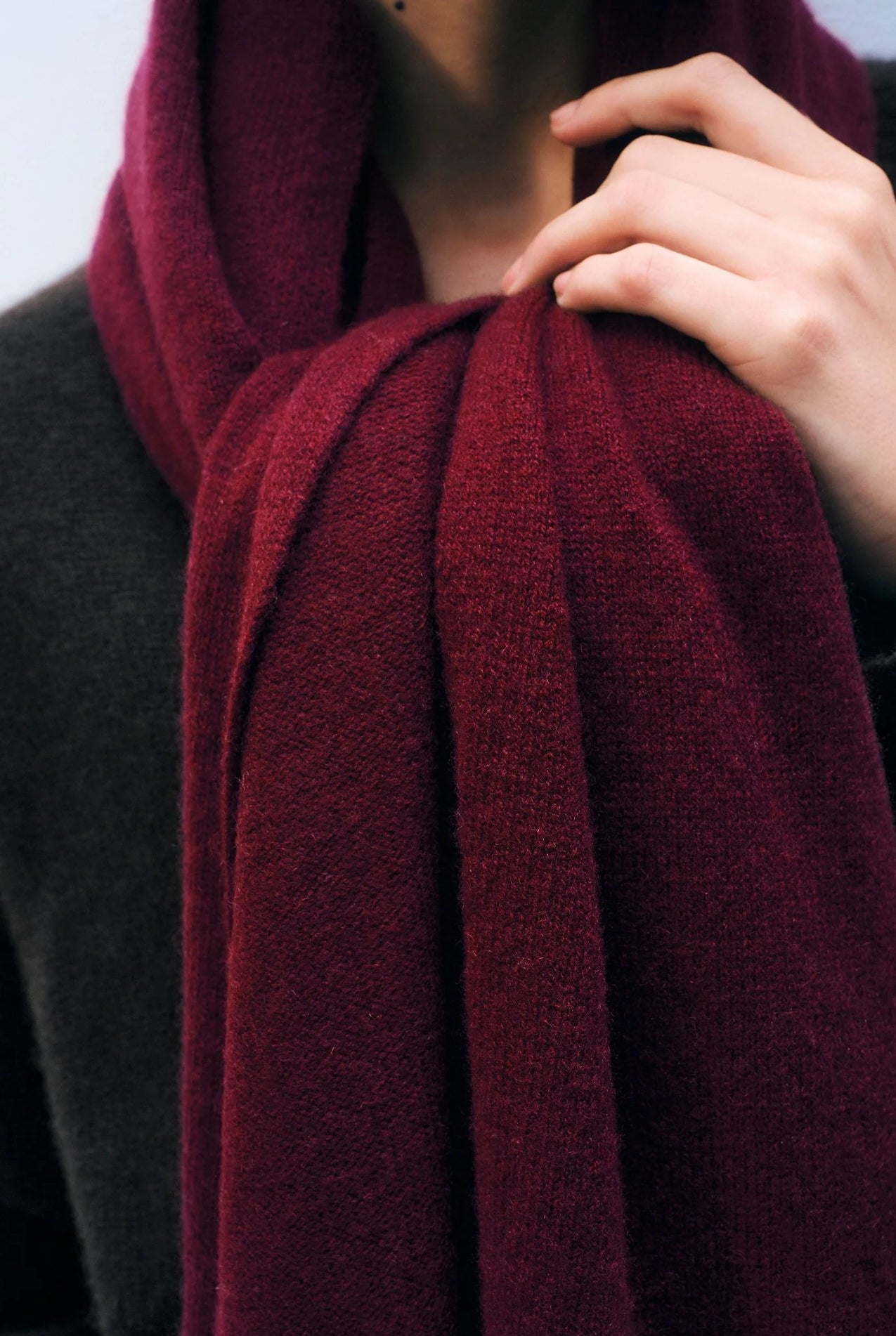 CASHMERE TRAVEL WRAP in sangria-sassanova
