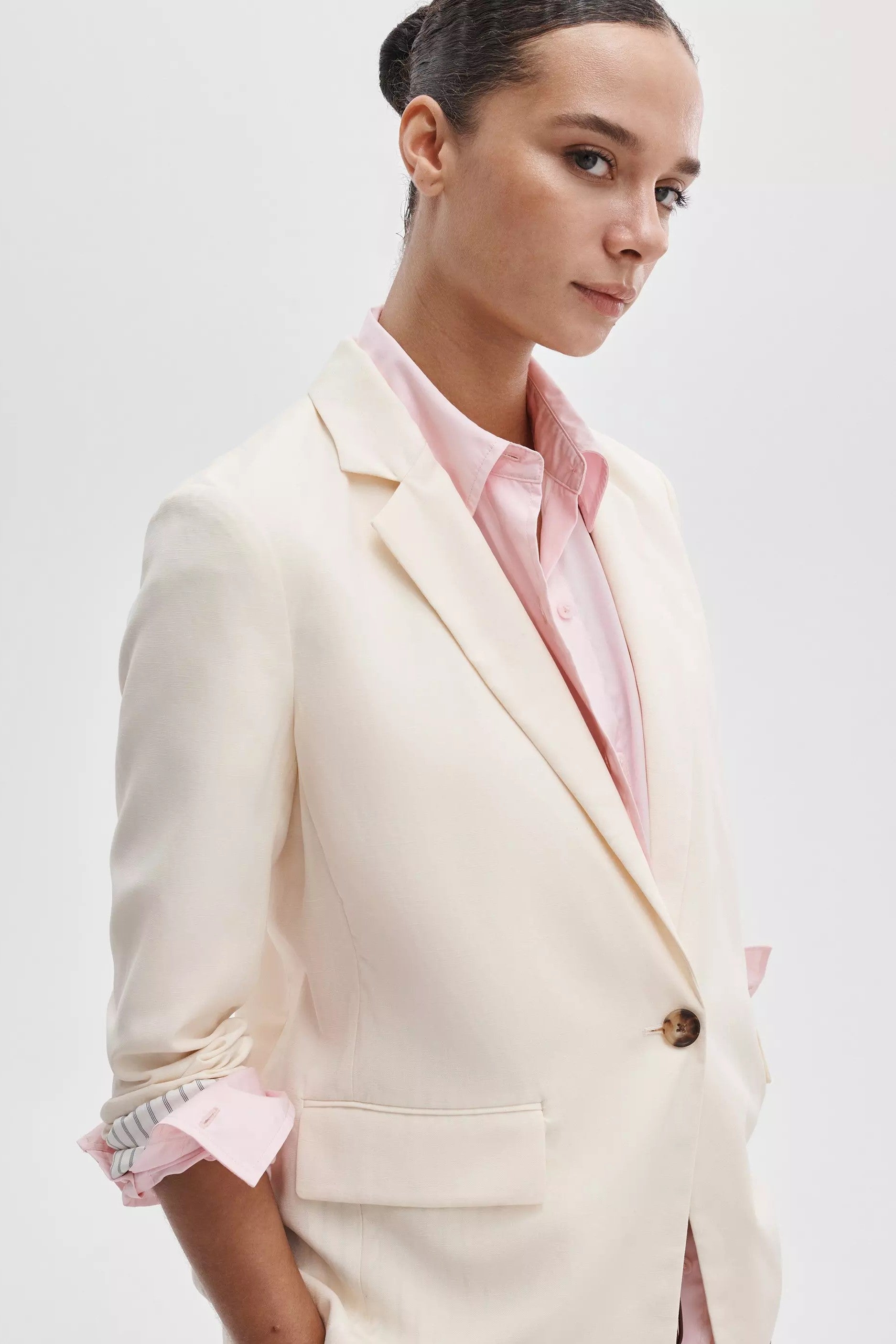 JENNIE LINEN BLAZER - Jackets - Sassanova