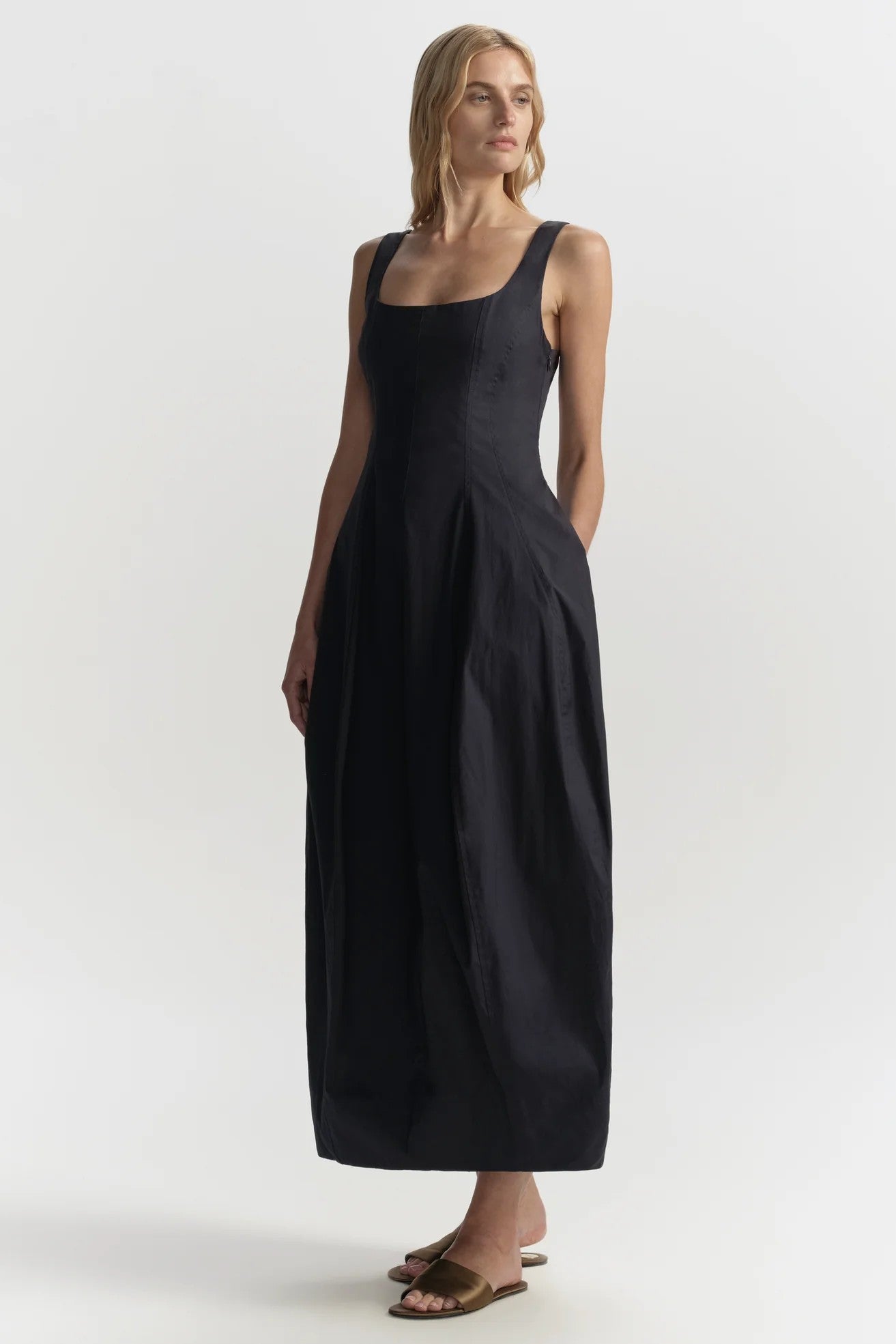 VEDA DRESS - Dresses - Sassanova