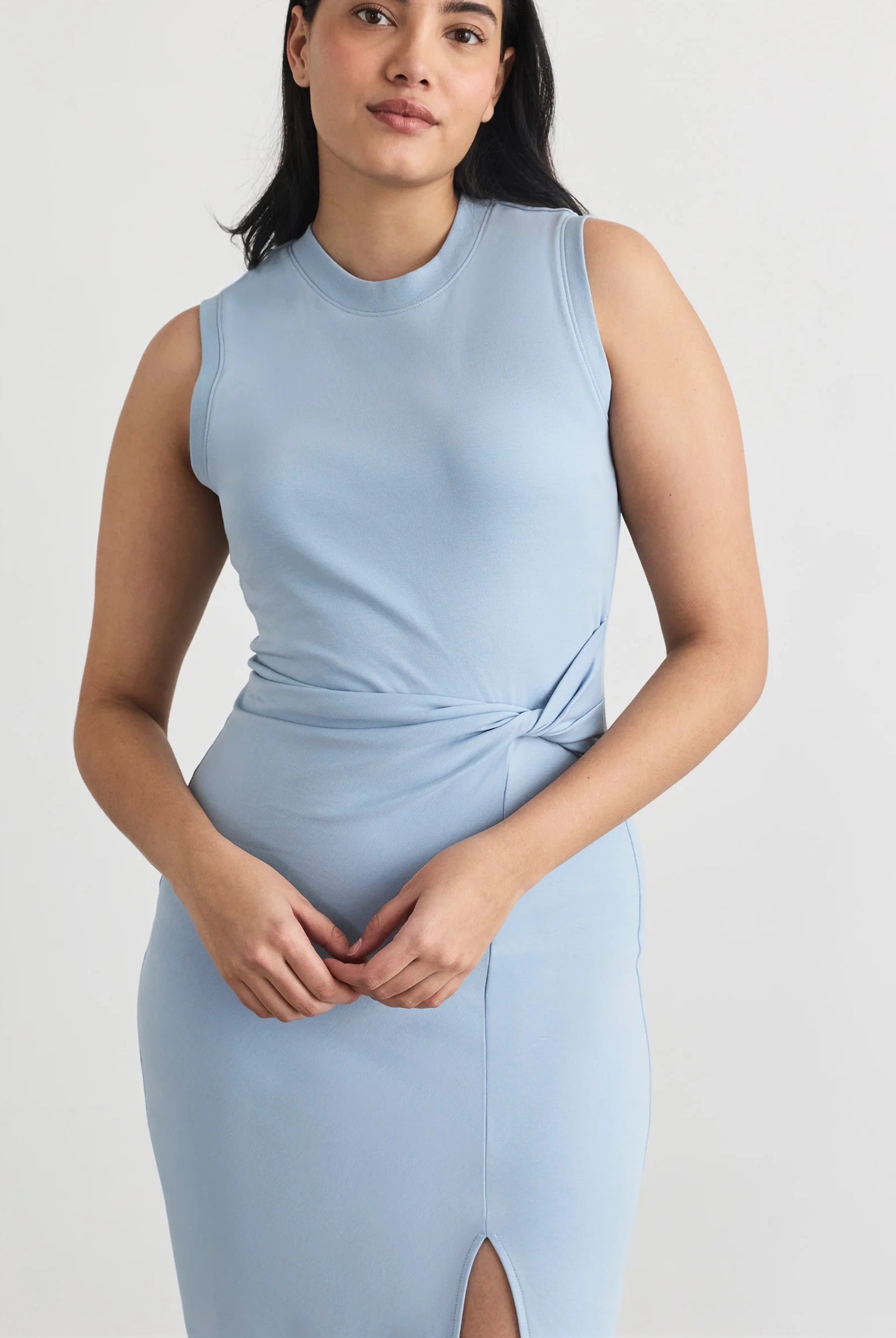 SLEEVELESS CODY DRESS - Dresses - Sassanova