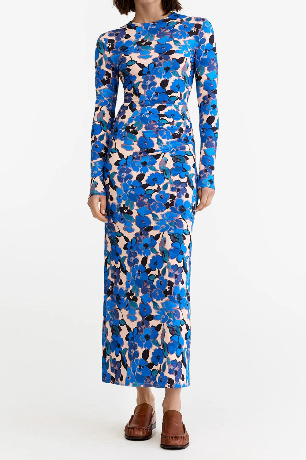 RUCHED CREWNECK MIDI DRESS - Dresses - Sassanova