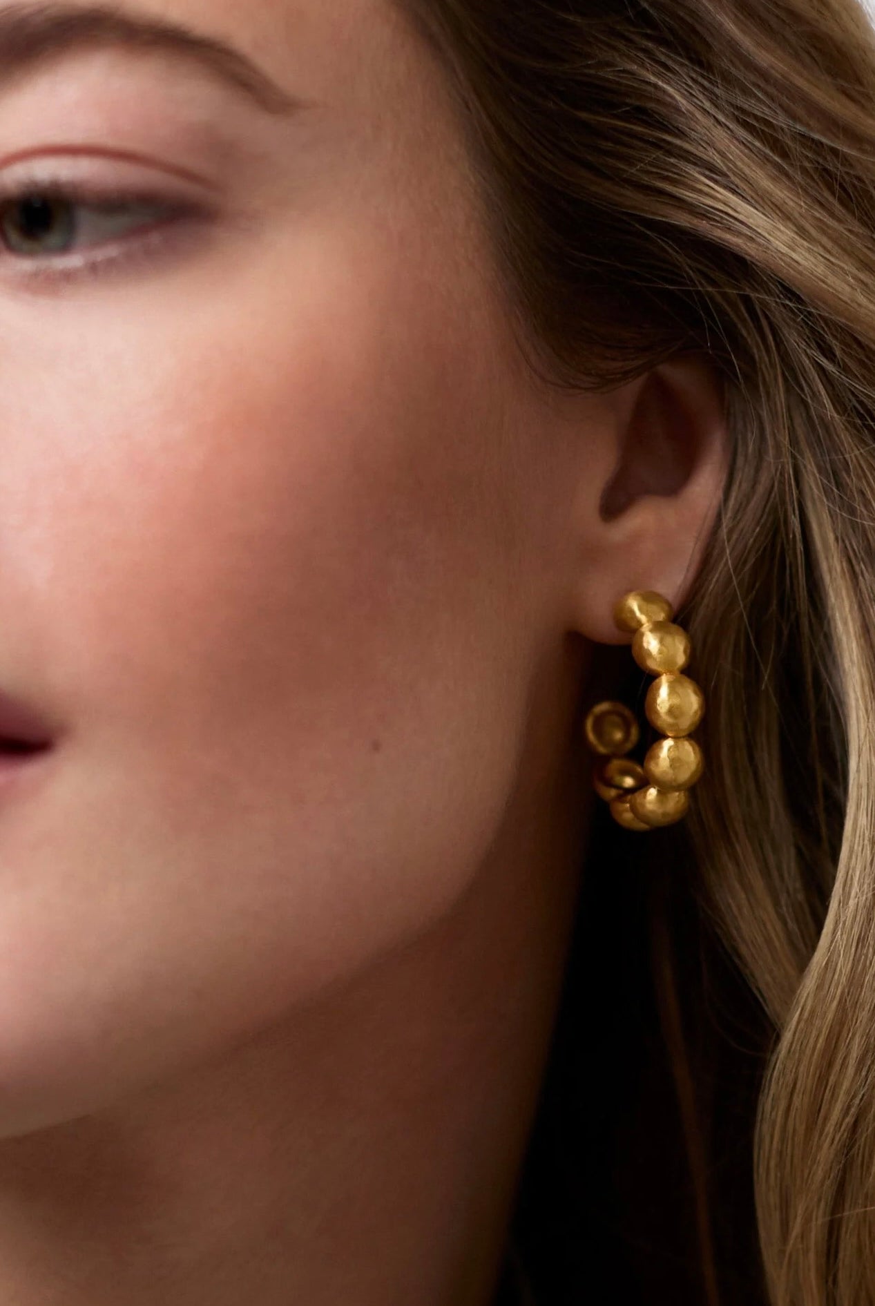 SOLARA NOVA HOOP MED- GLD
sassanova