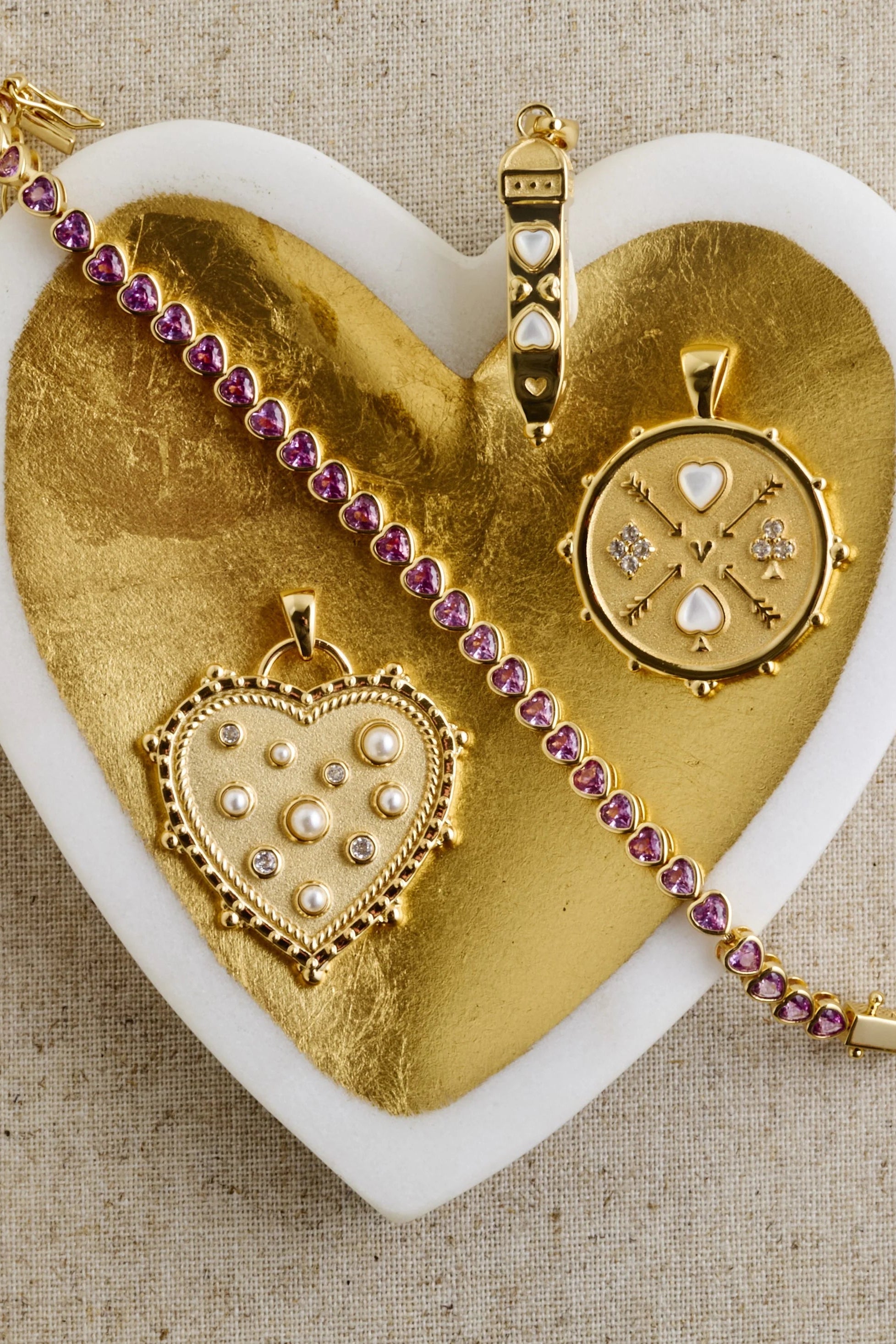 LOVE QUEEN OF HEARTS NECKLACE- CLASSIC ROLO CHAIN - Necklaces - Sassanova