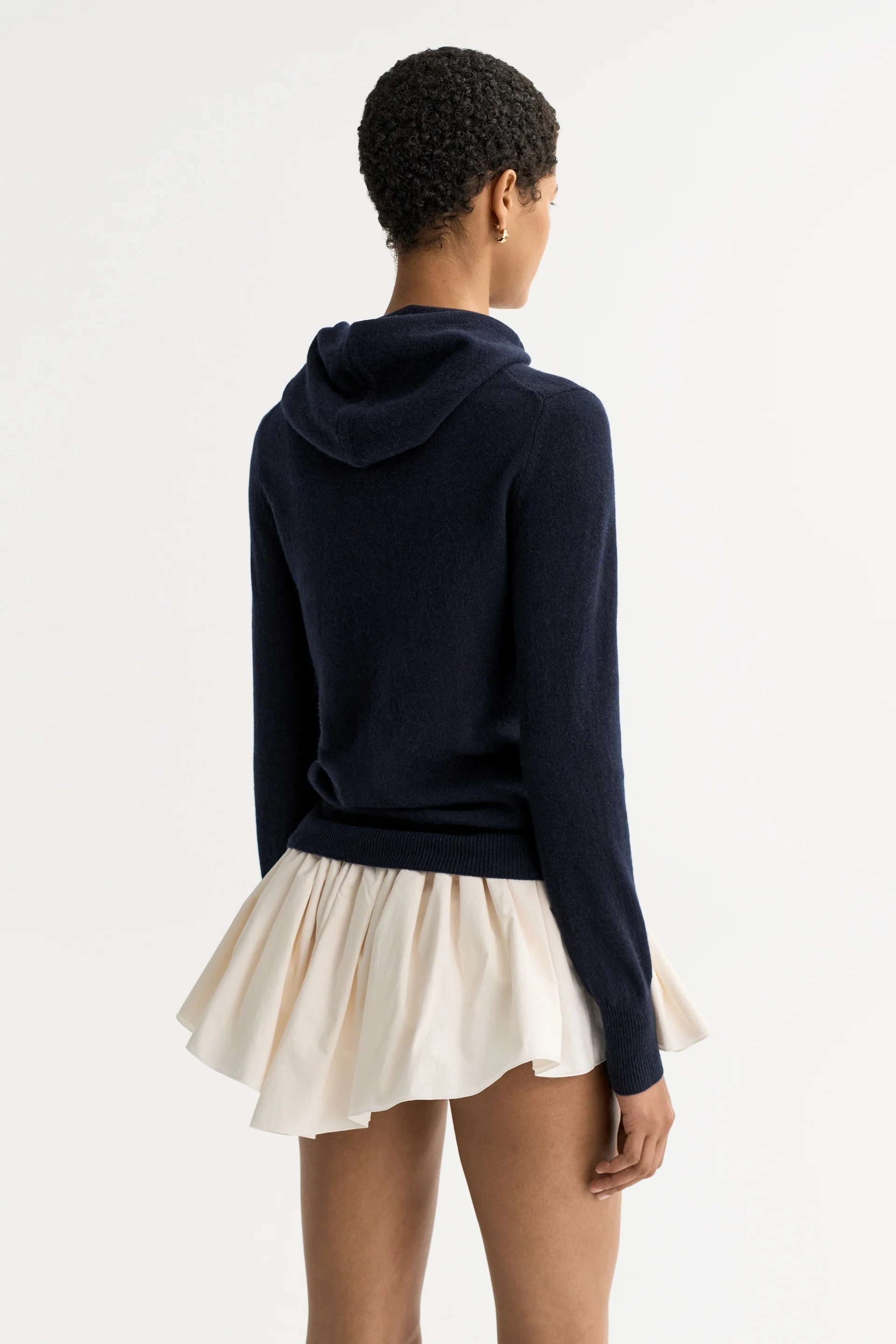 ZIP HOODIE - Sweaters - Sassanova