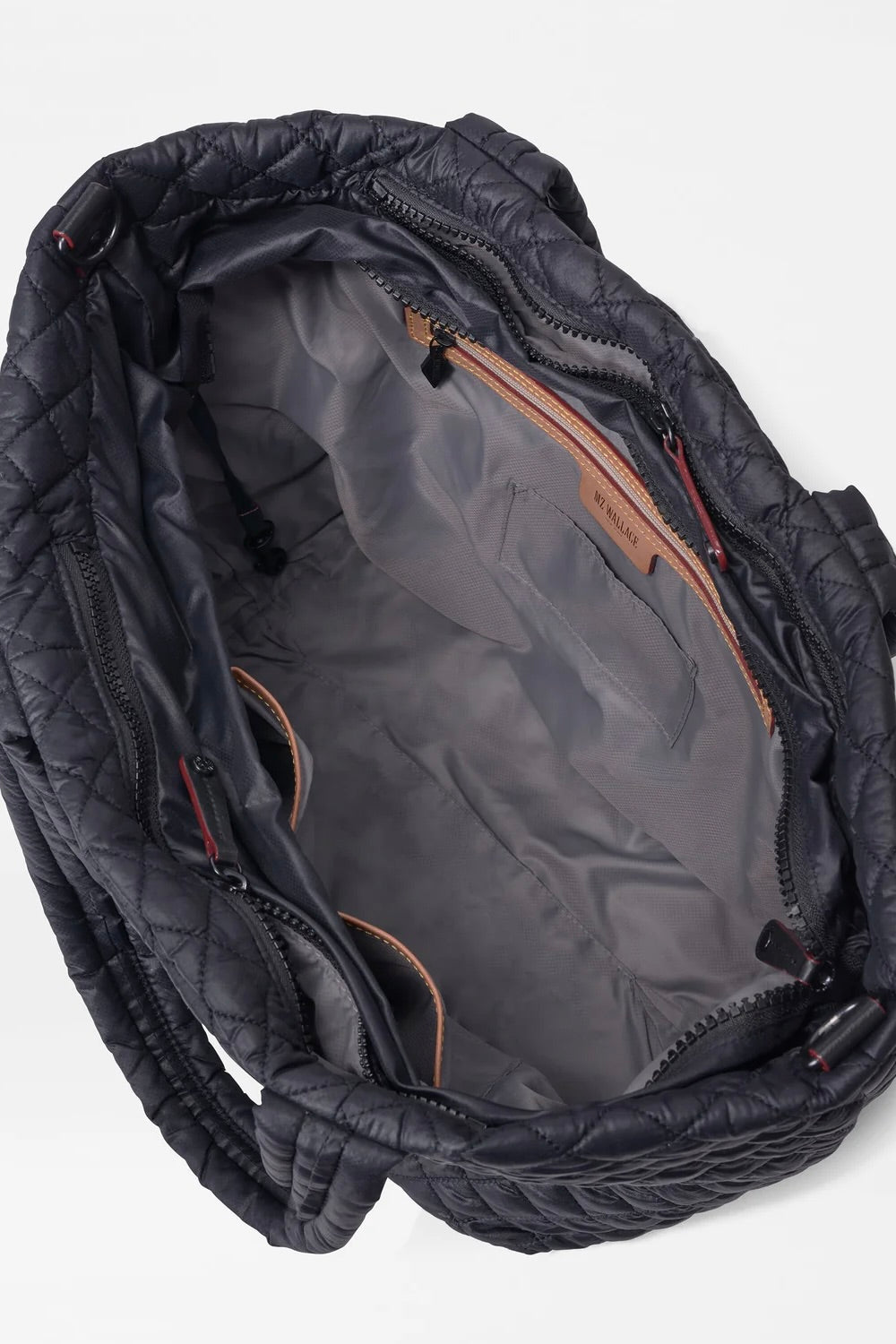 MEDIUM METRO TOTE DELUXE
sassanova