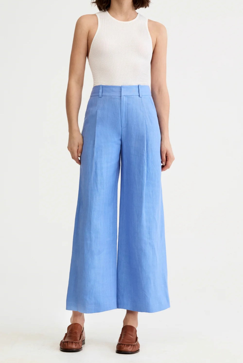 LINEN CROPPED PLEATED TROUSER - Pants - Sassanova