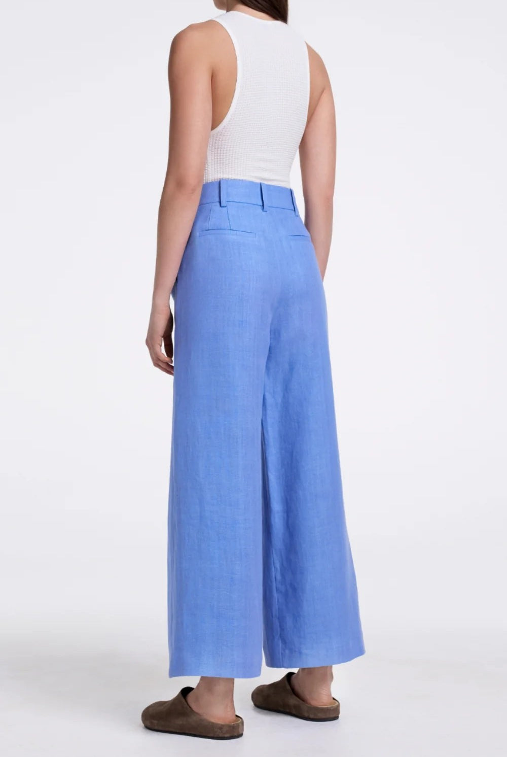 LINEN CROPPED PLEATED TROUSER - Pants - Sassanova