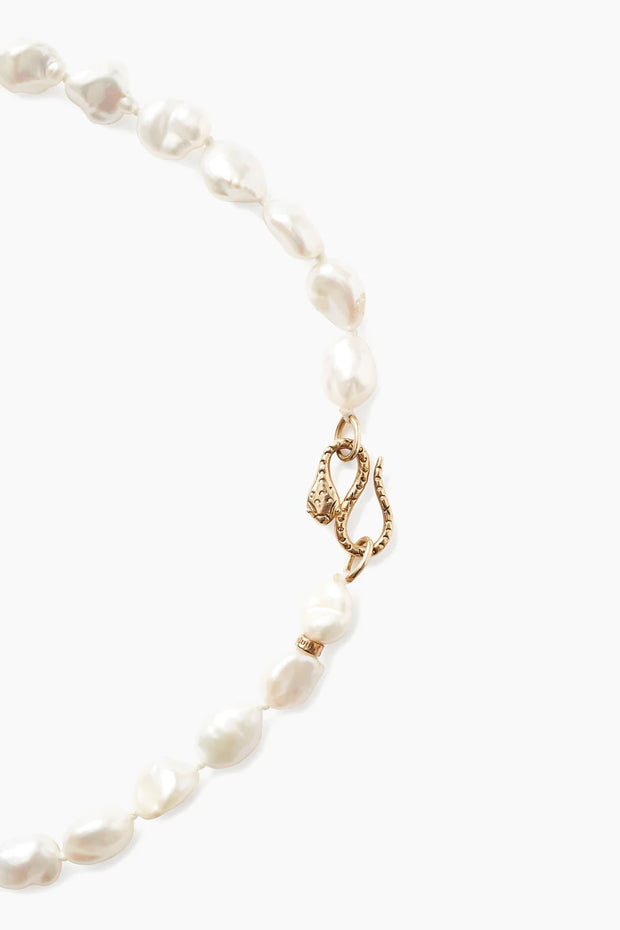 KESHI PEARL COBRA NECKLACE