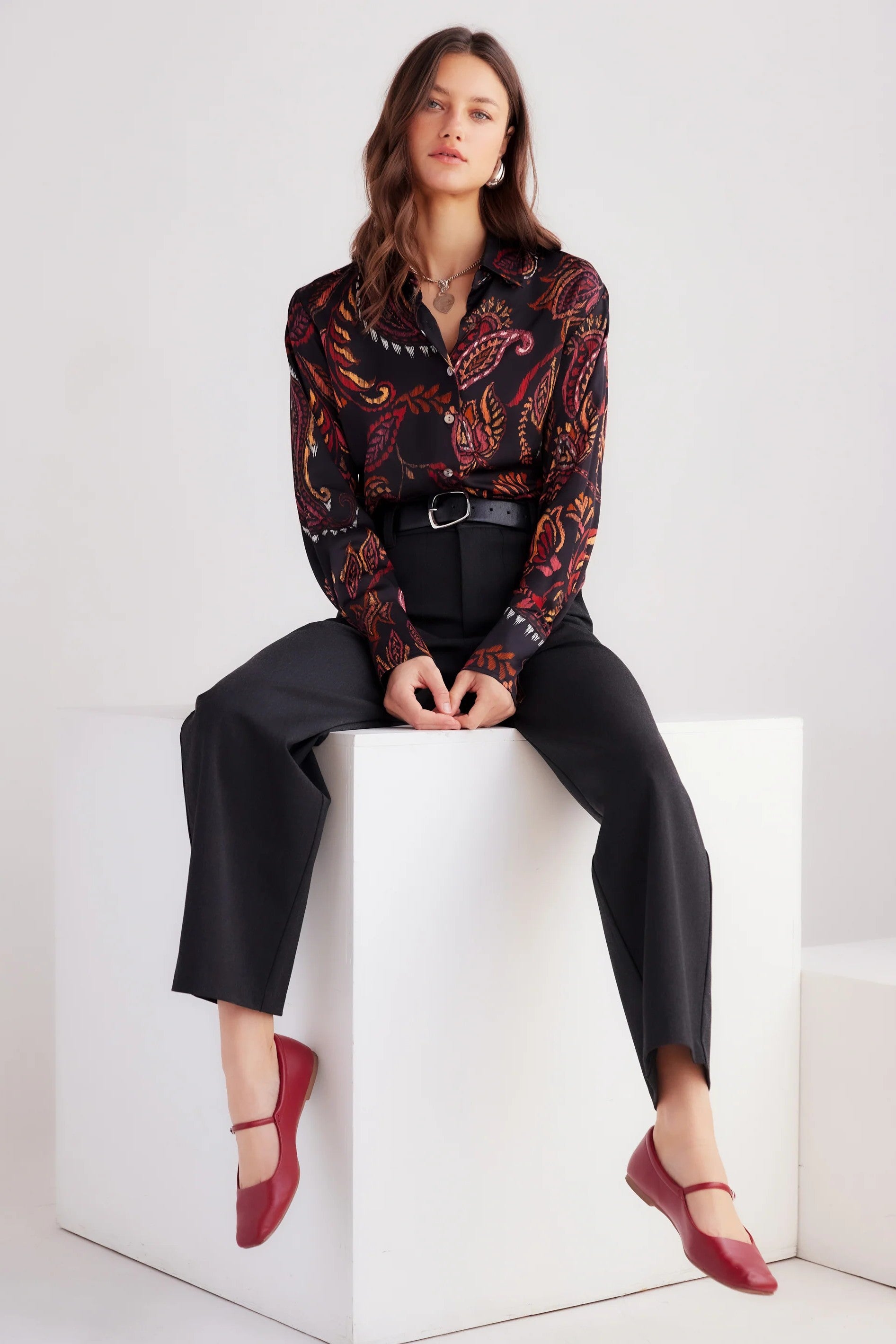 TAWNIE SIDE PLEATED SHIRT (4F41500) - Blouses - Sassanova