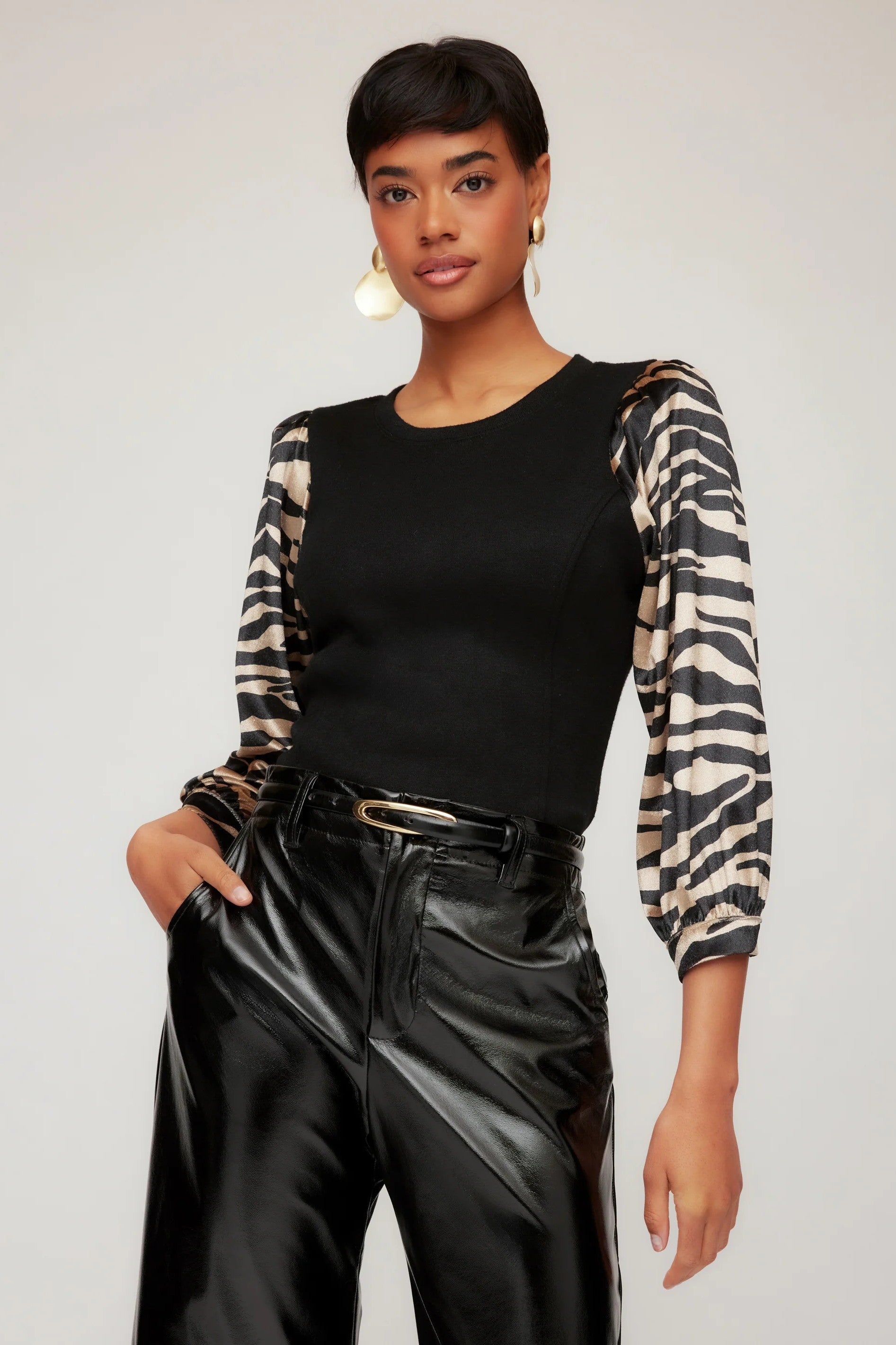 CONTRAST LORY TOP - Blouses - Sassanova
