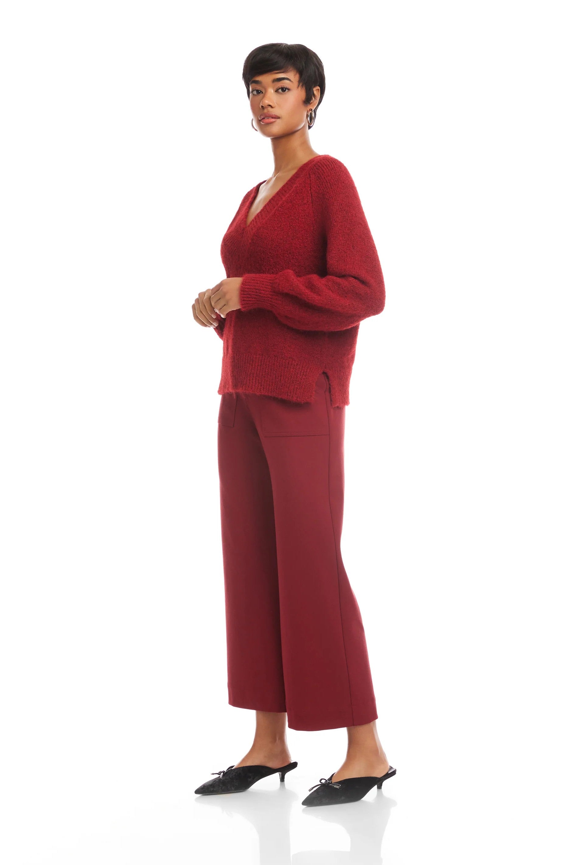 HEATHER V NECK SWEATER - Sweaters - Sassanova