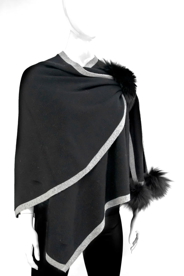 COLORBLOCK KNITTED WRAP WITH LOOP & FOX POMS