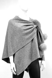 KNITTED WRAP WITH LOOP & FOX POMS