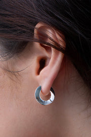 TONI HINGED HOOPS SM- SILVER