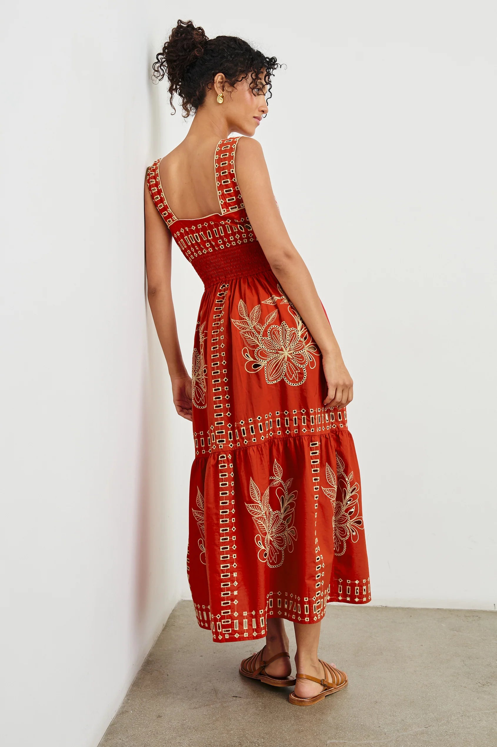 FAWN DRESS 2
sassanova