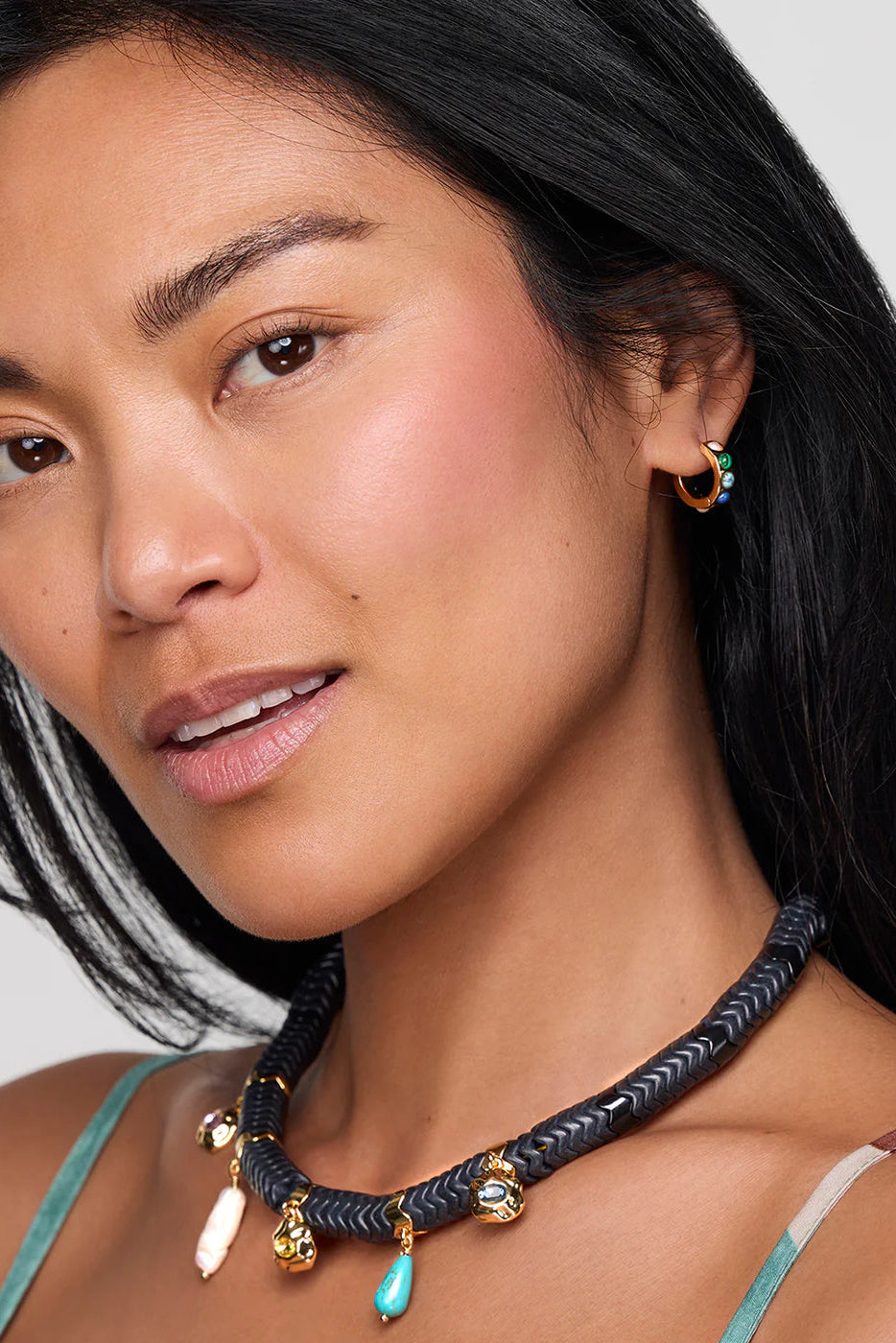 PETRA HUGGIE HOOP- MULTI - Earrings - Sassanova