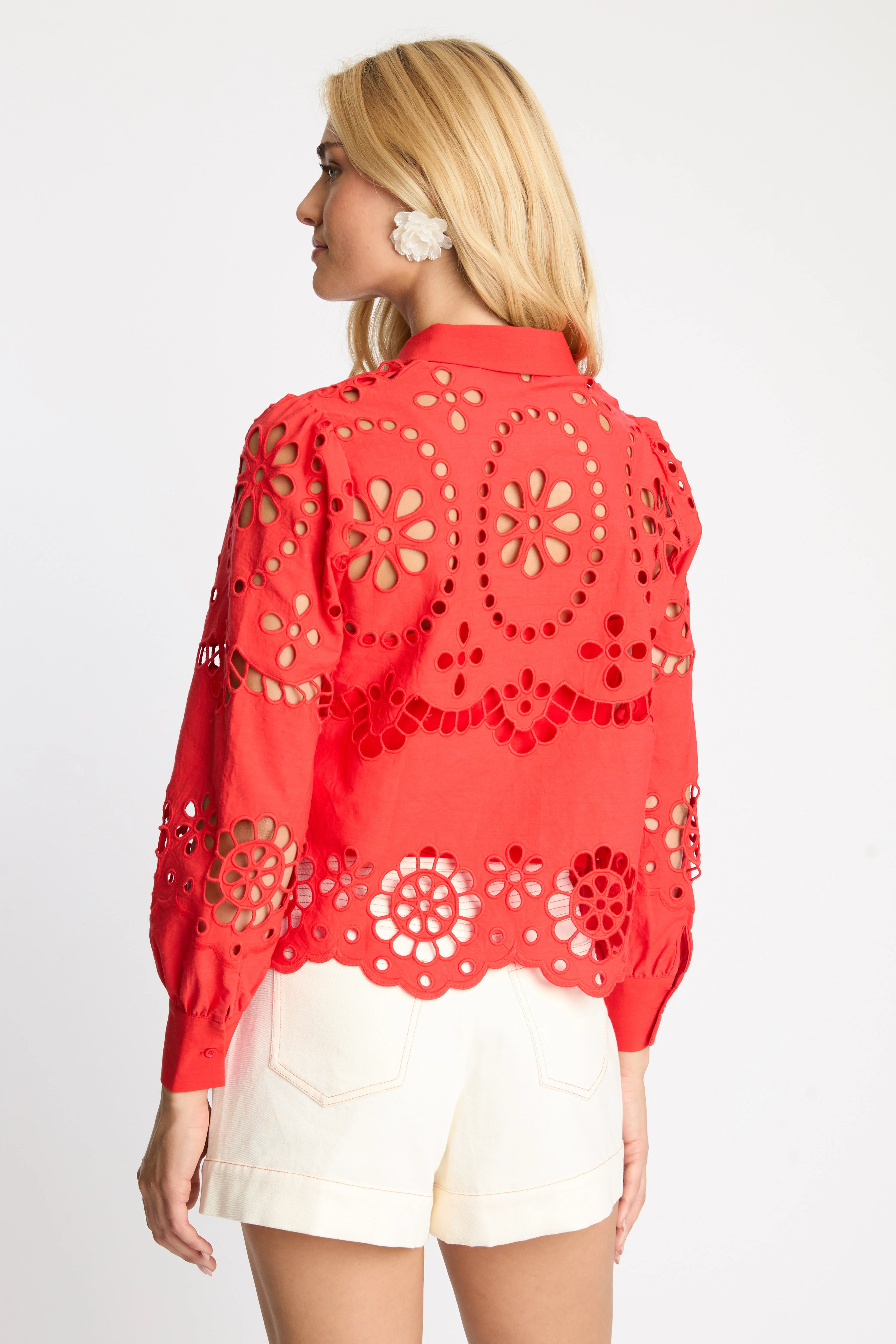 EMMIE EYELET TOP - Blouses - Sassanova