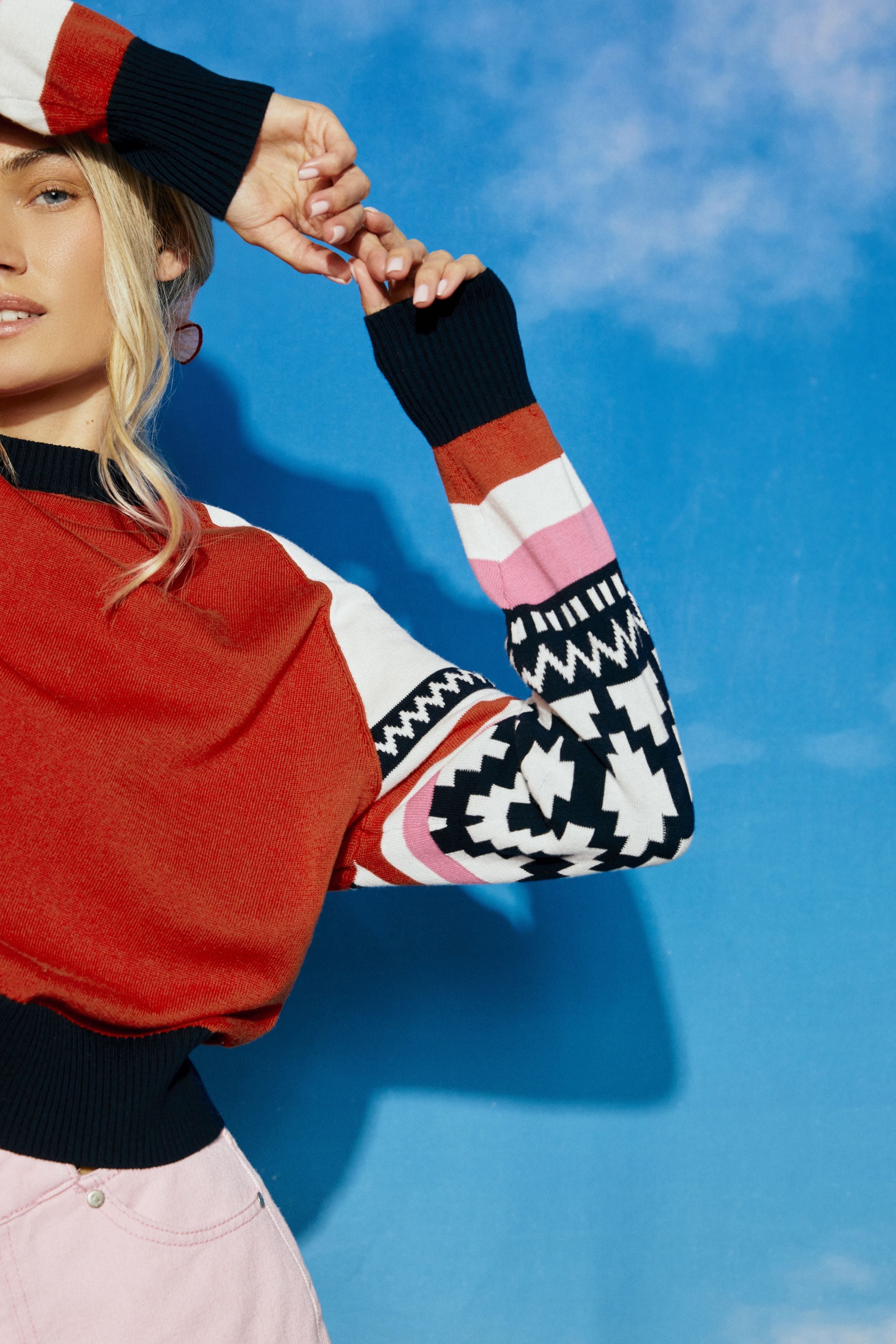 GEO SLEEVE CREW - Sweaters - Sassanova