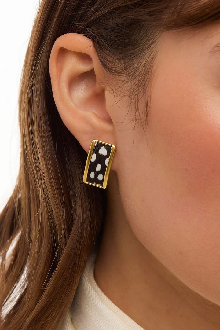 BLACKWOOD VILLAGE STUD EARRING
sassanova