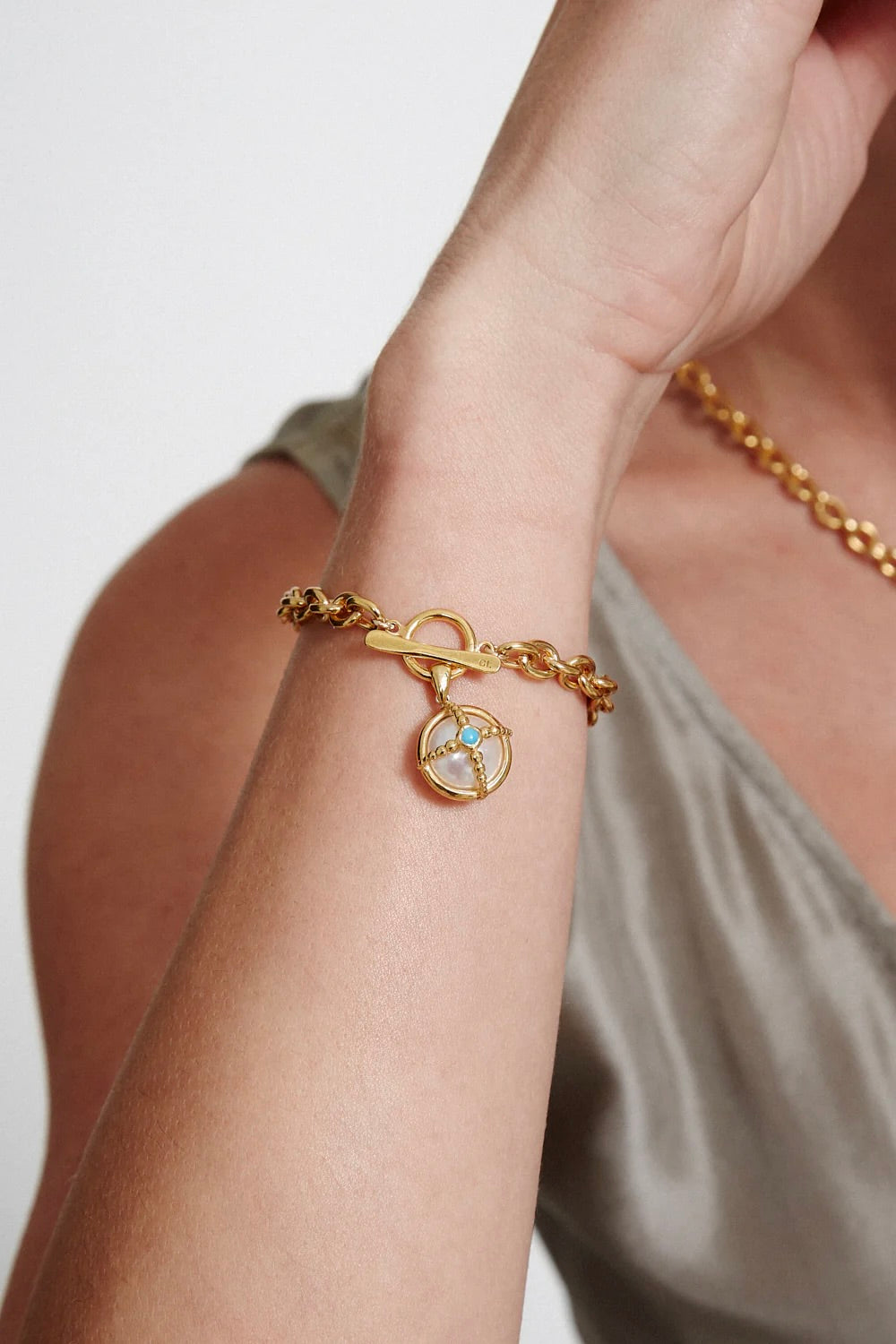 CHAIN LINK BRACELET W/CAGED PEARL (BGZ-6301)
sassanova