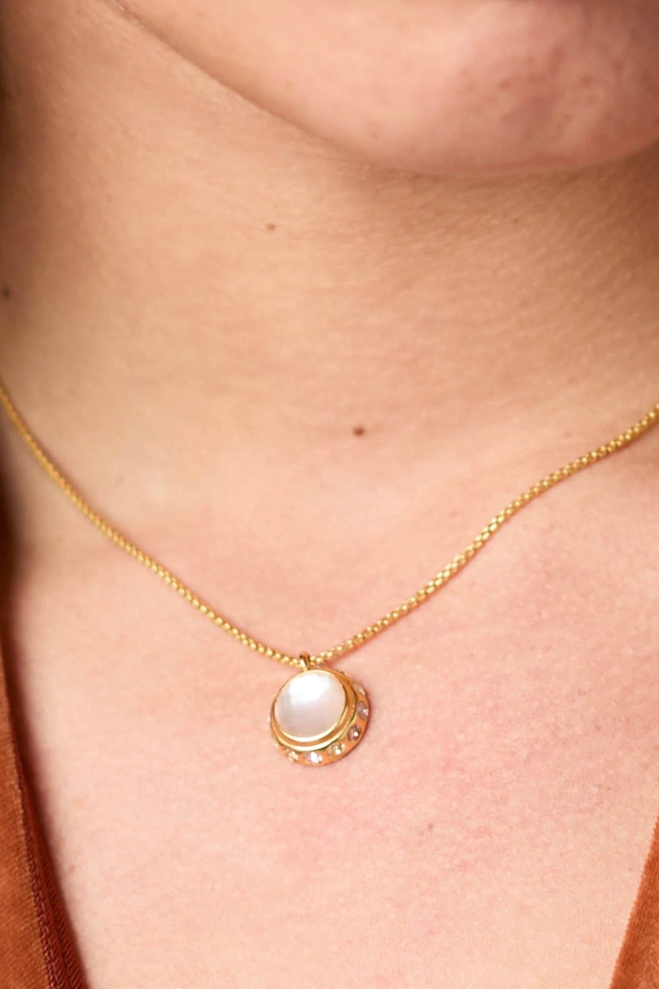 RAINBOW DELICATE NECKLACE
sassanova