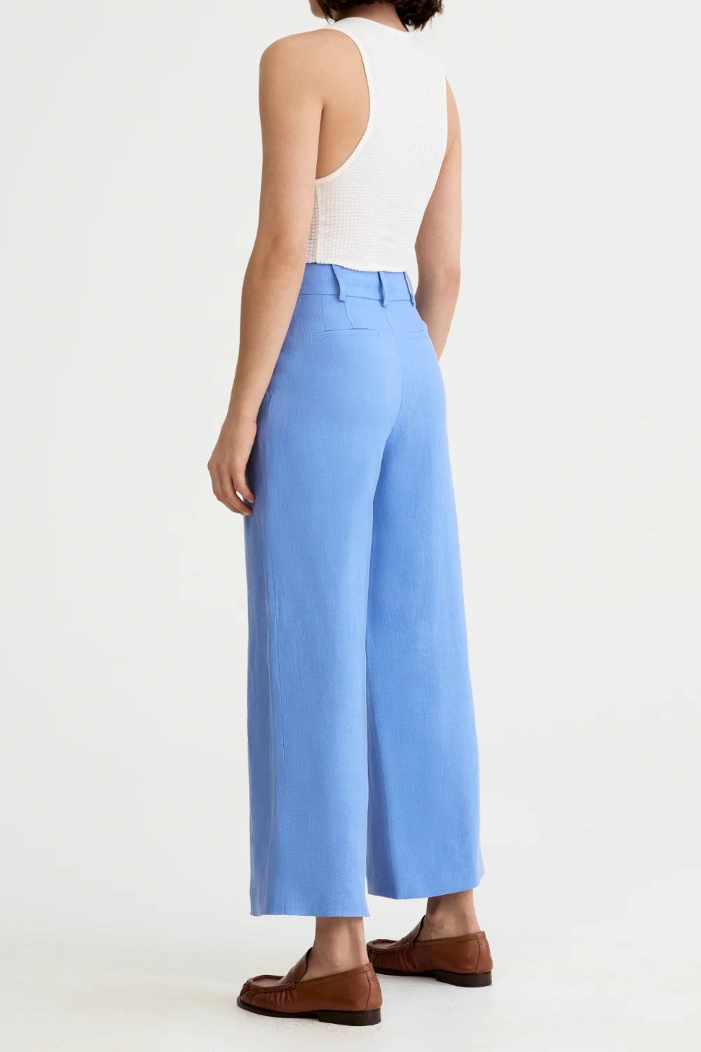 LINEN CROPPED PLEATED TROUSER - Pants - Sassanova