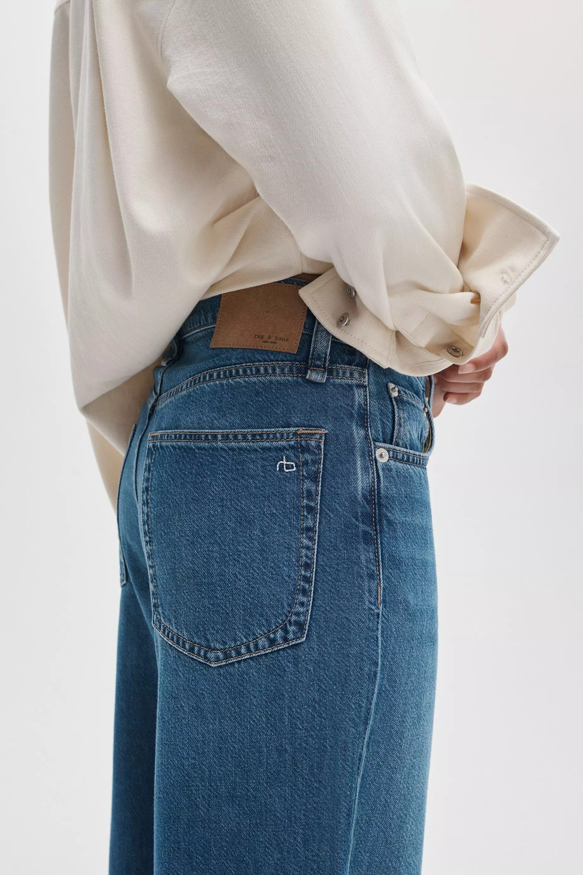 FEATHERWEIGHT ANDI ANKLE WIDE - Jeans - Sassanova